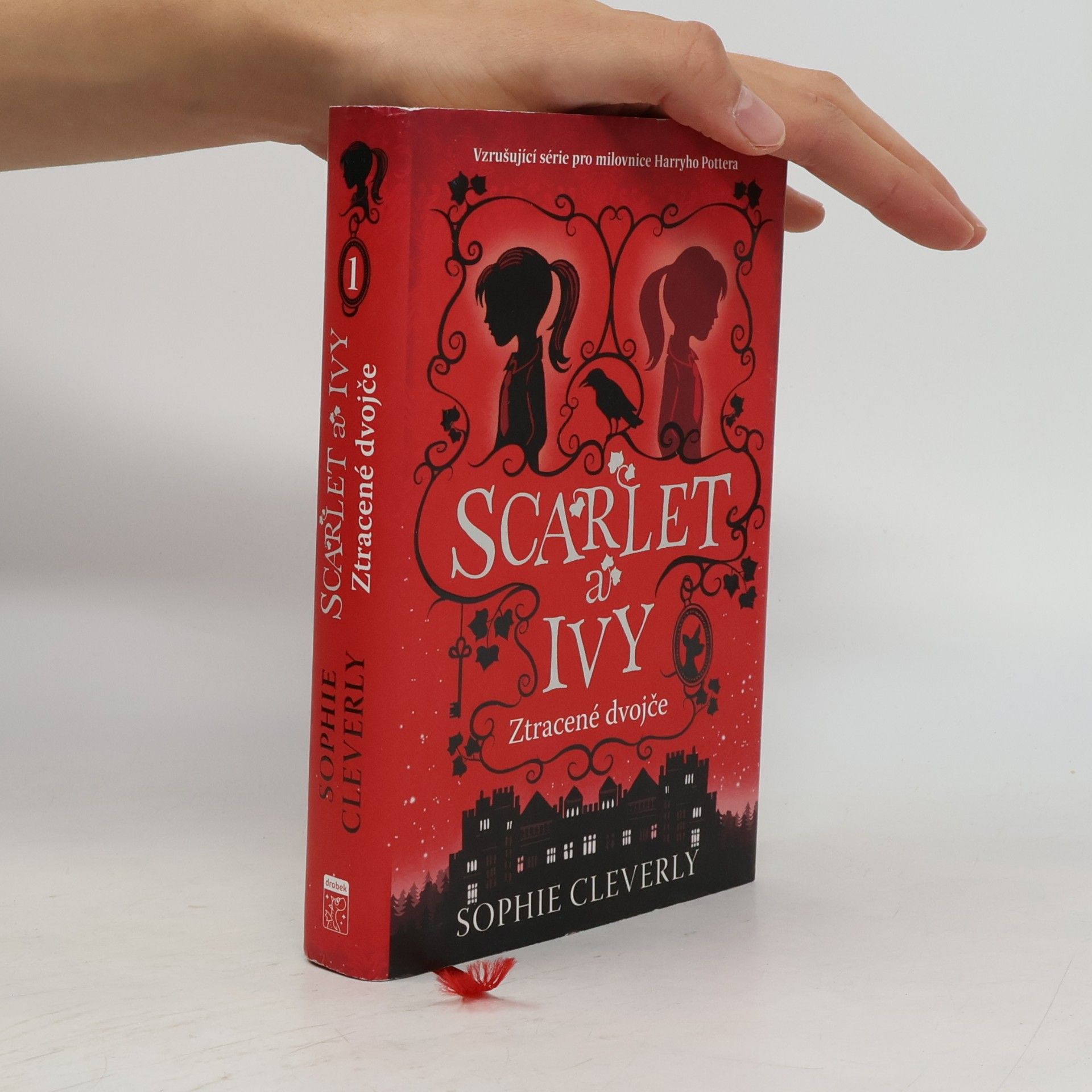 Scarlet a Ivy. Ztracené dvojče