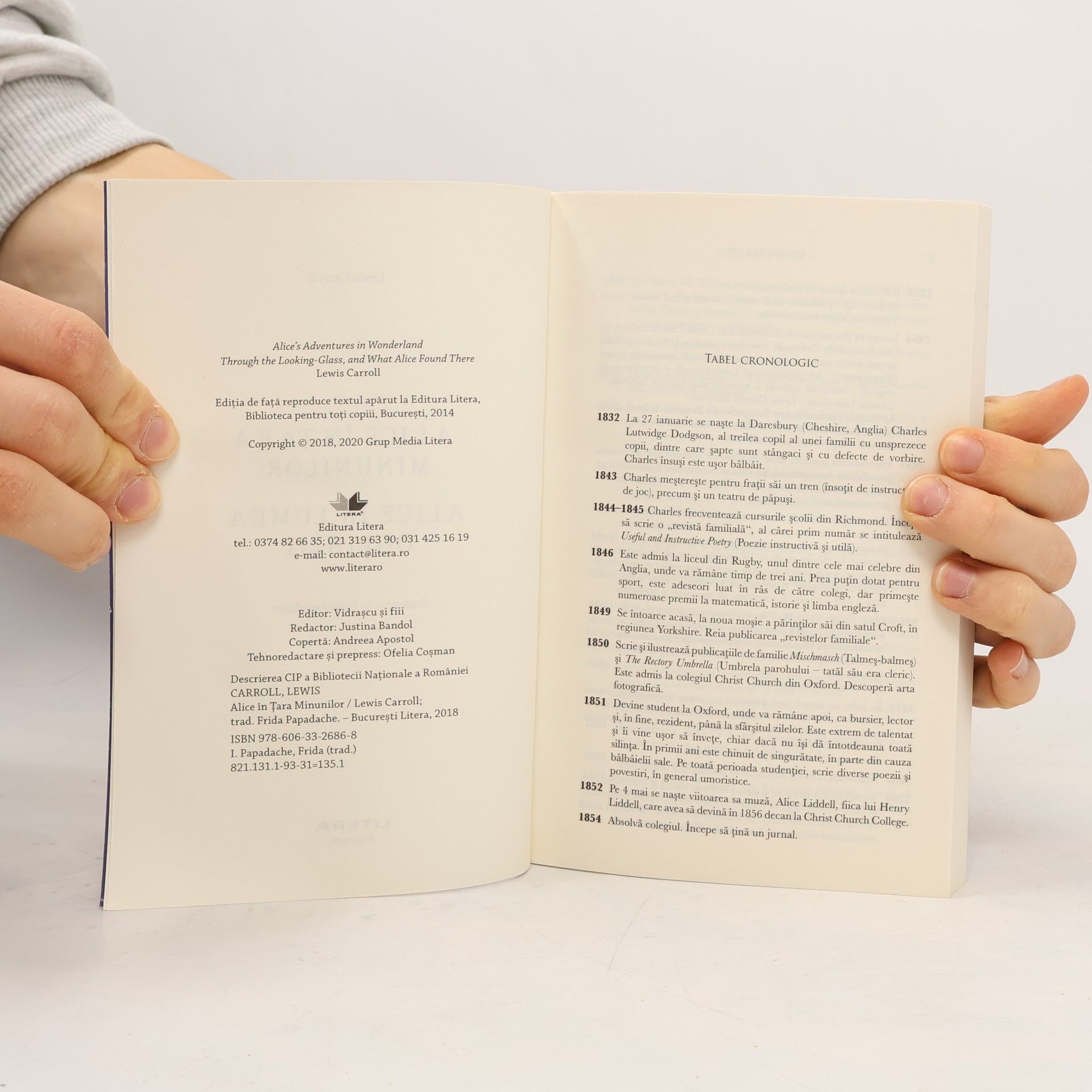 Lewis Carroll Lecturi Școlare: Alice în Țara Minunilor / Alice în Țara din Oglindă - Editie in limba romana