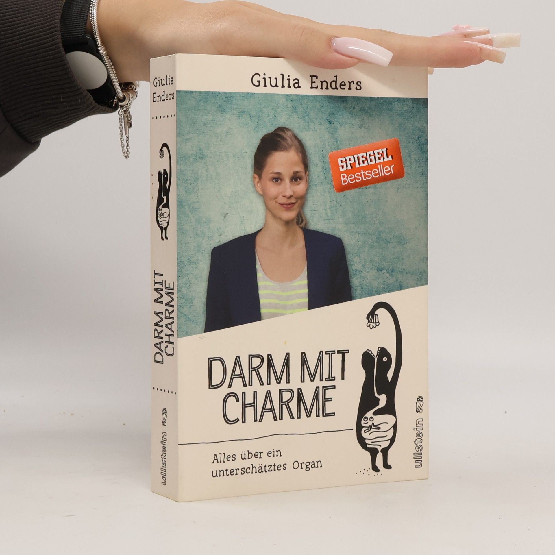 Giulia Ender Darm mit Charme