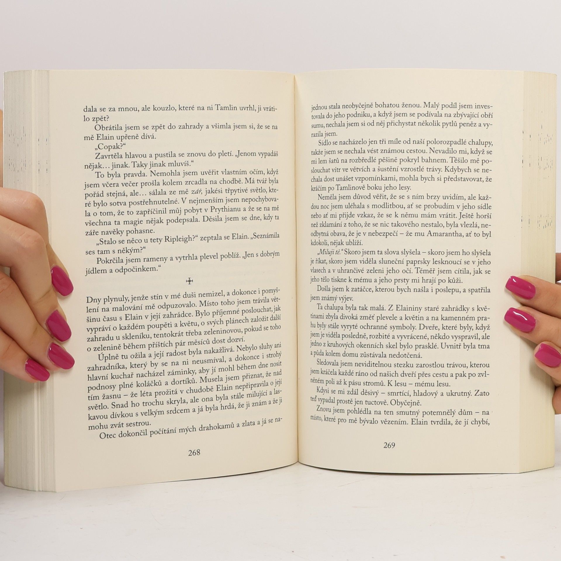 Sarah J. Maas Dvůr trnů a růží