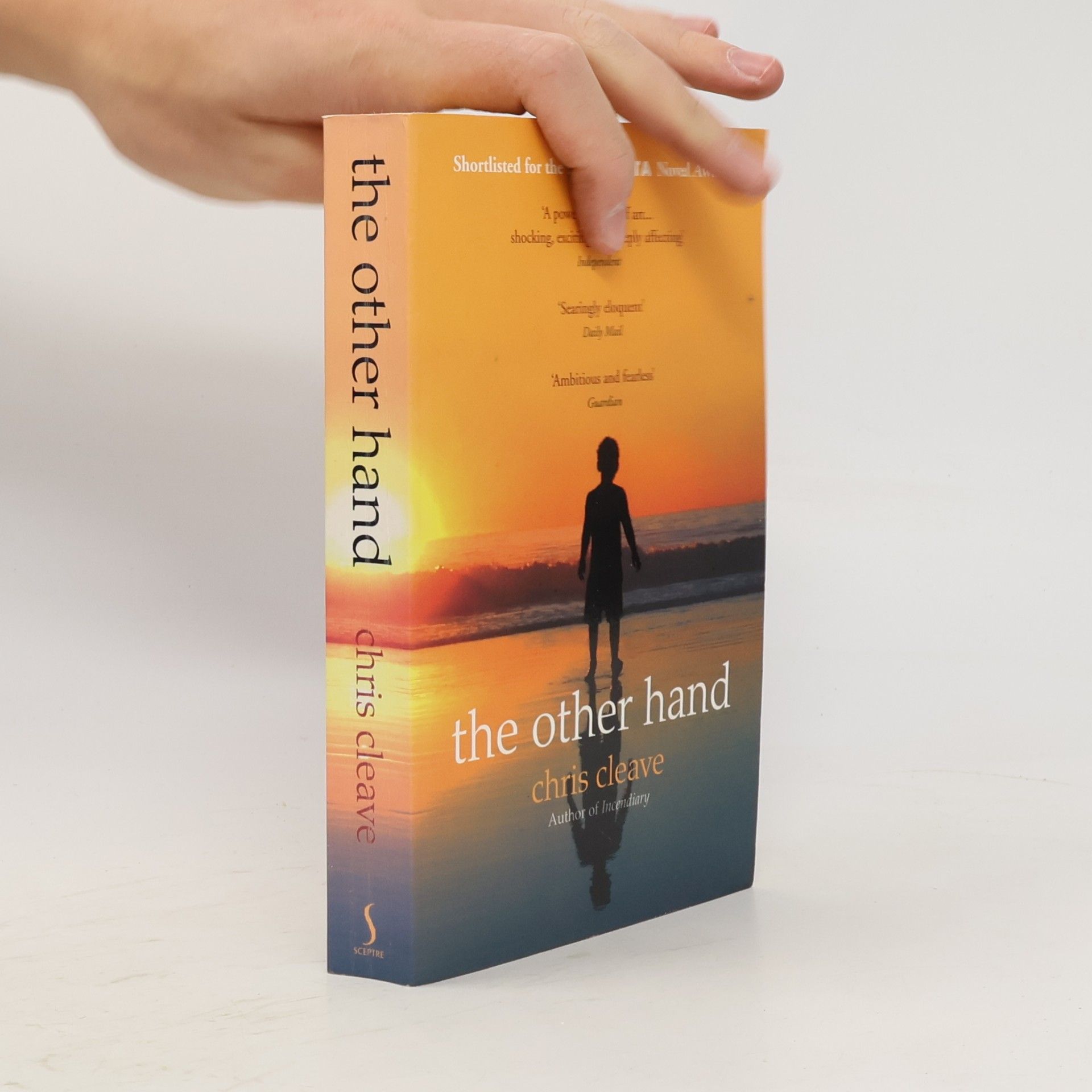 Chris Cleave The other hand