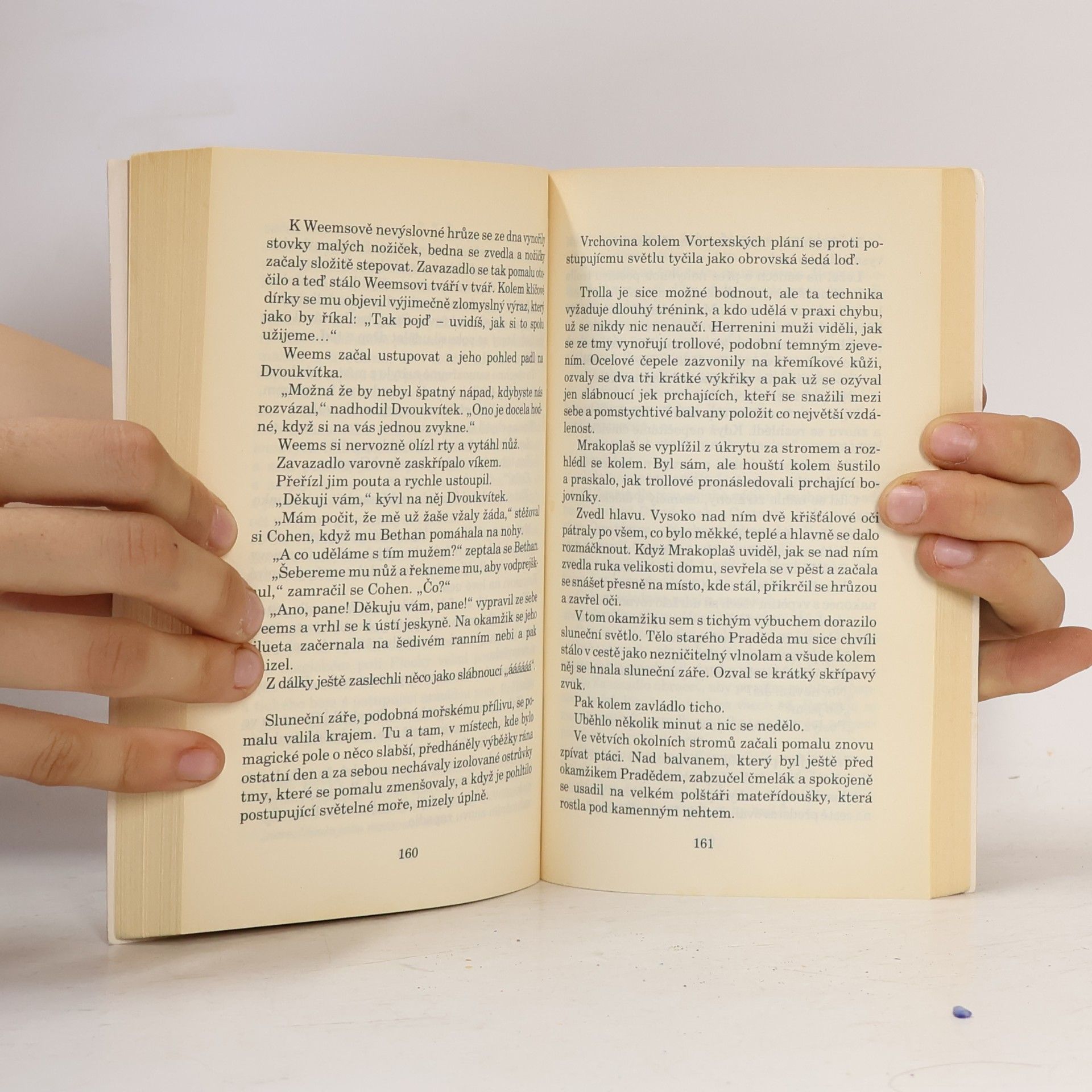 Terry Pratchett Lehké fantastično