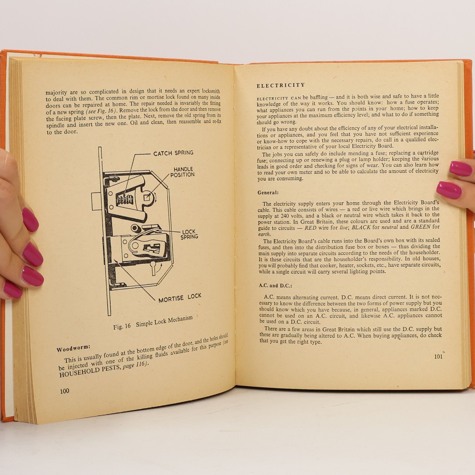 Pamela Fry The Good Housewife's Encyclopedia