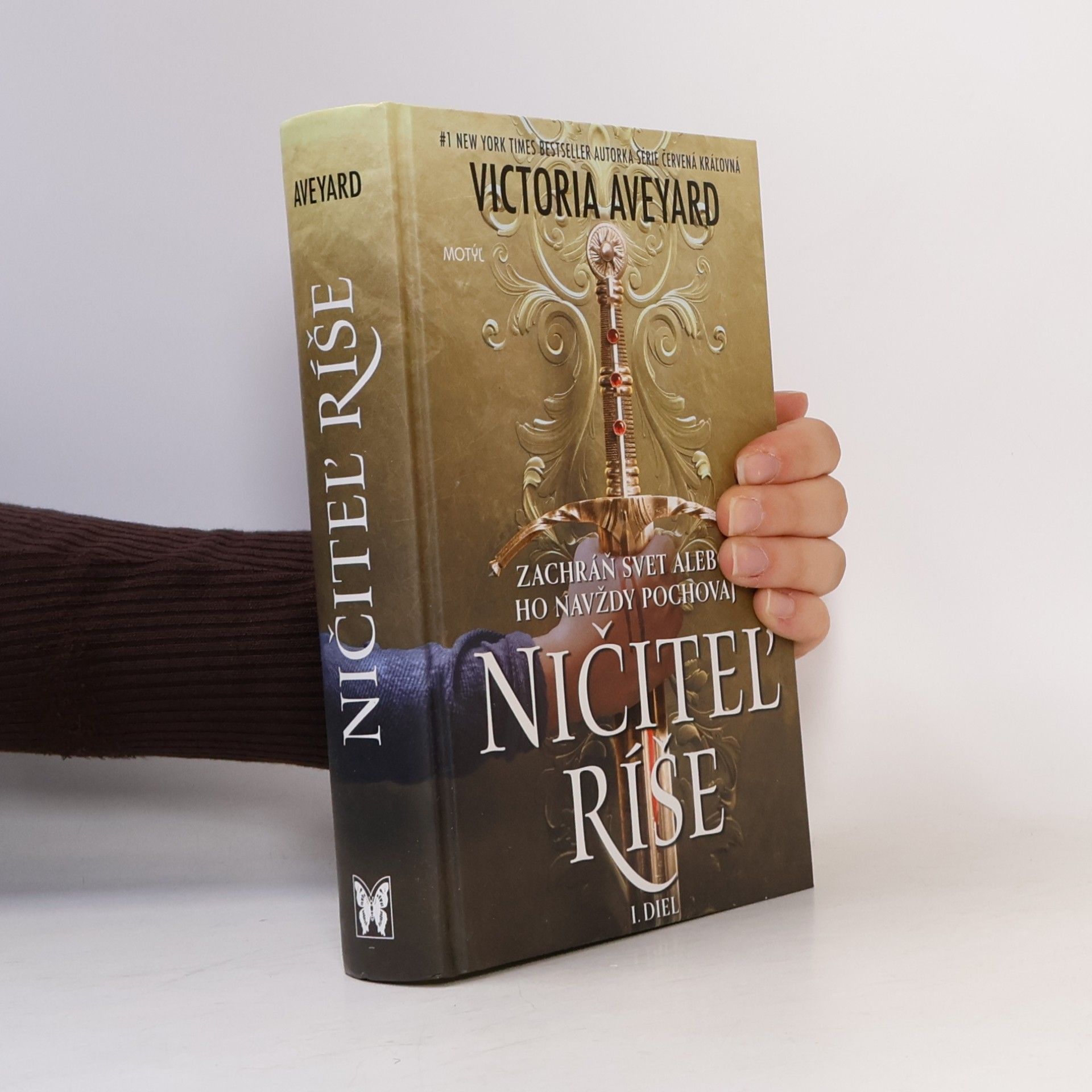 Victoria Aveyard Ničiteľ ríše