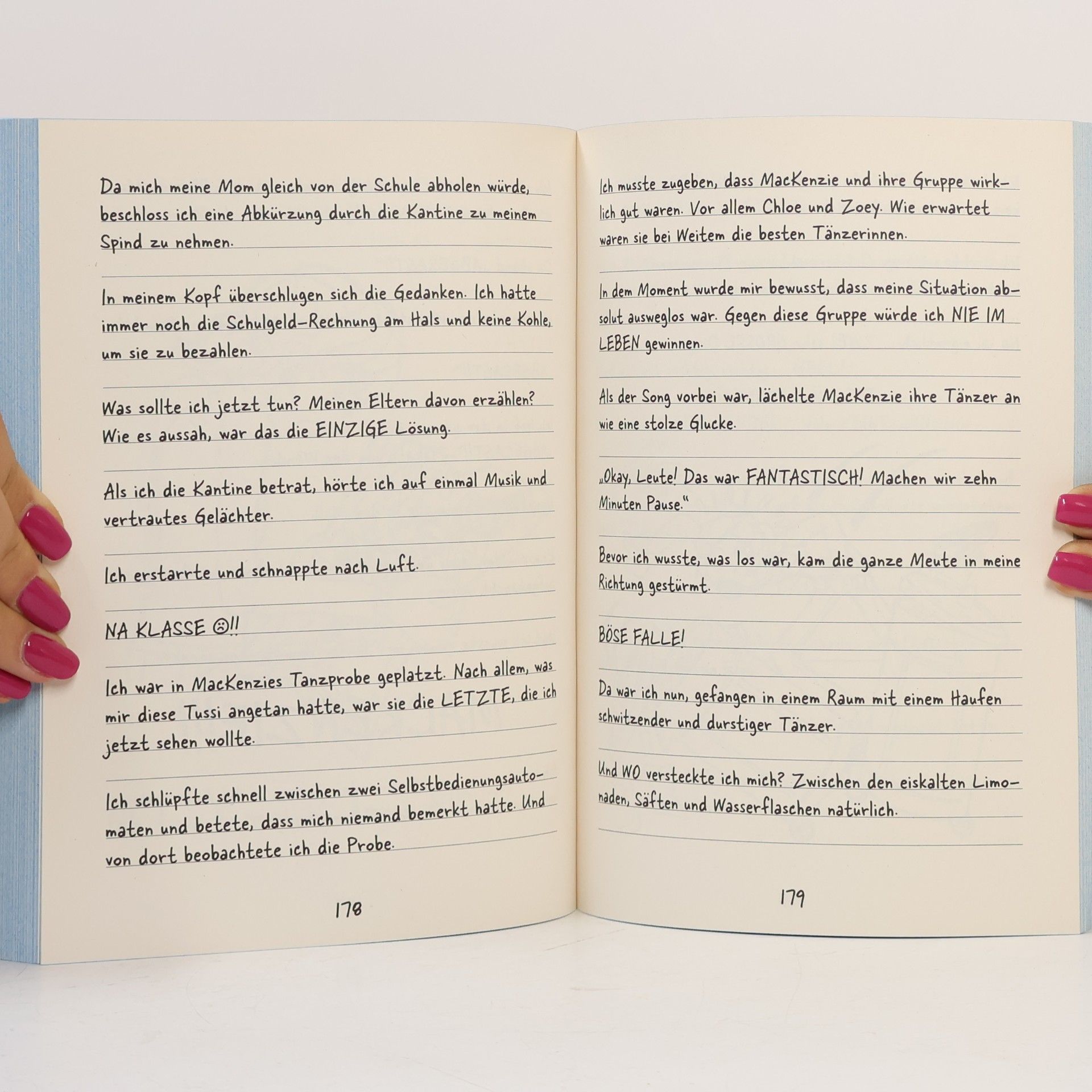 Rachel Renée Russellová DORK Diaries - 3: Nikkis (nicht ganz so) phänomenaler Auftritt