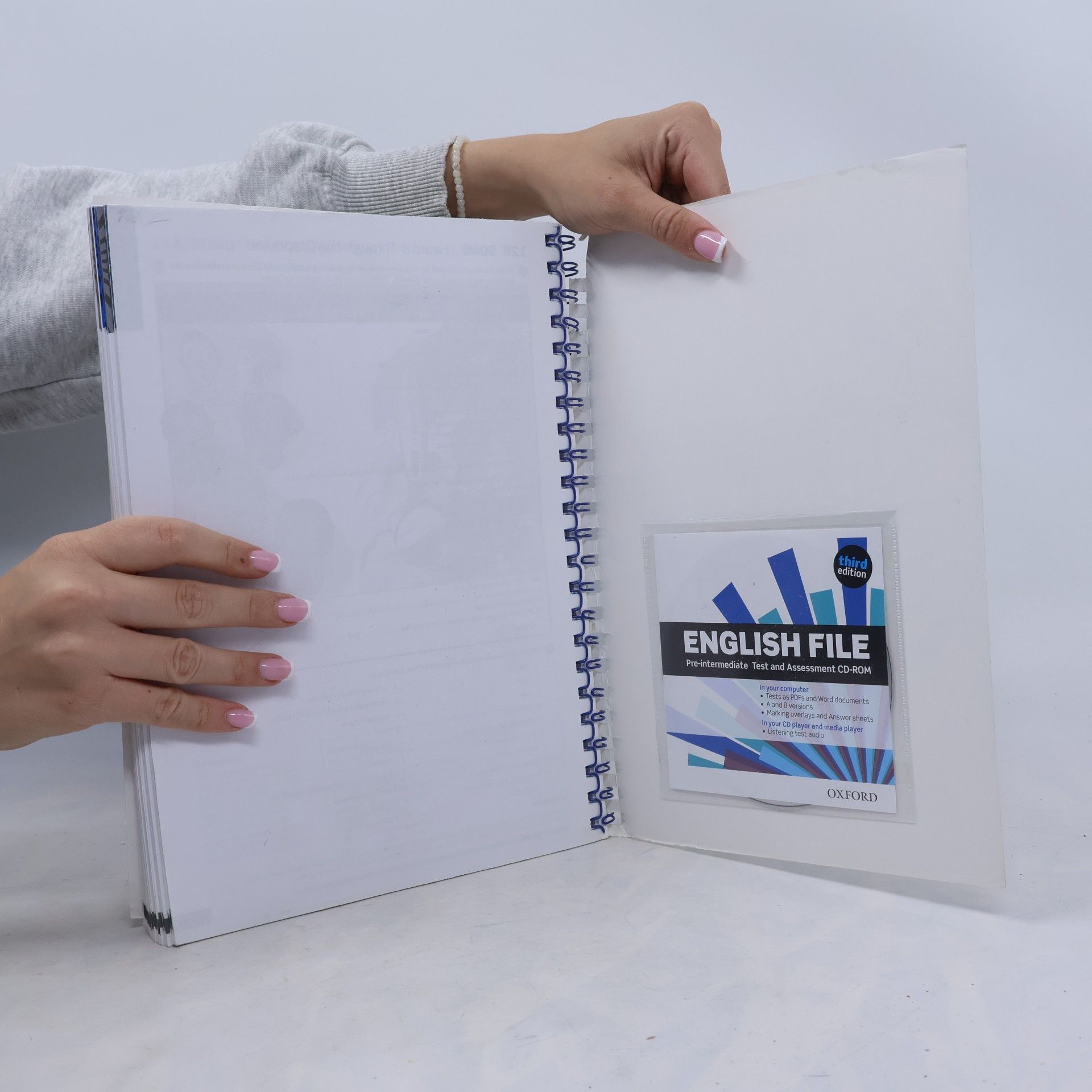 Clive Oxeden English File Pre-intermediate Teacher´s Book with Test and Assessment CD-ROM (3rd)