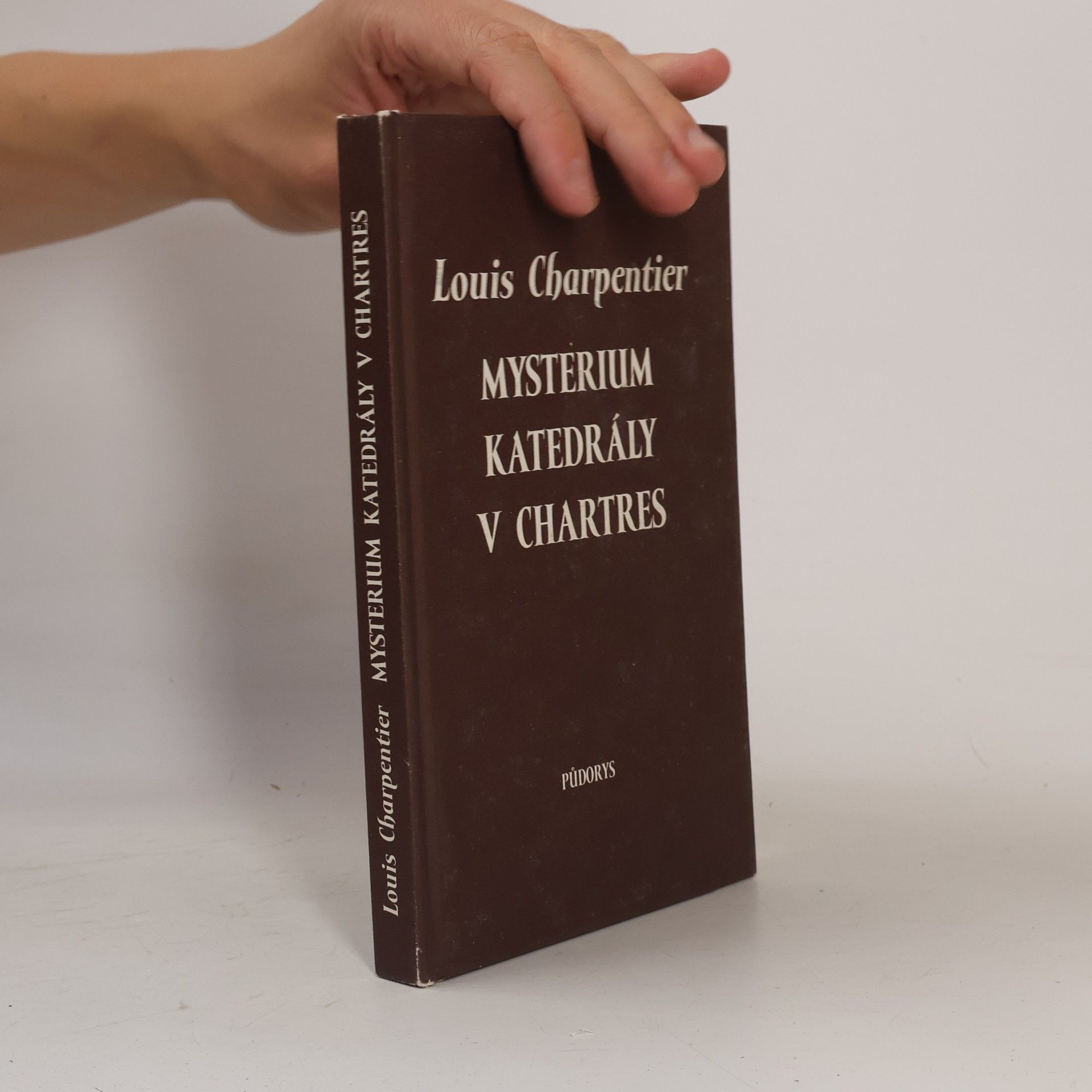 Louis Charpentier Mysterium katedrály v Chartres