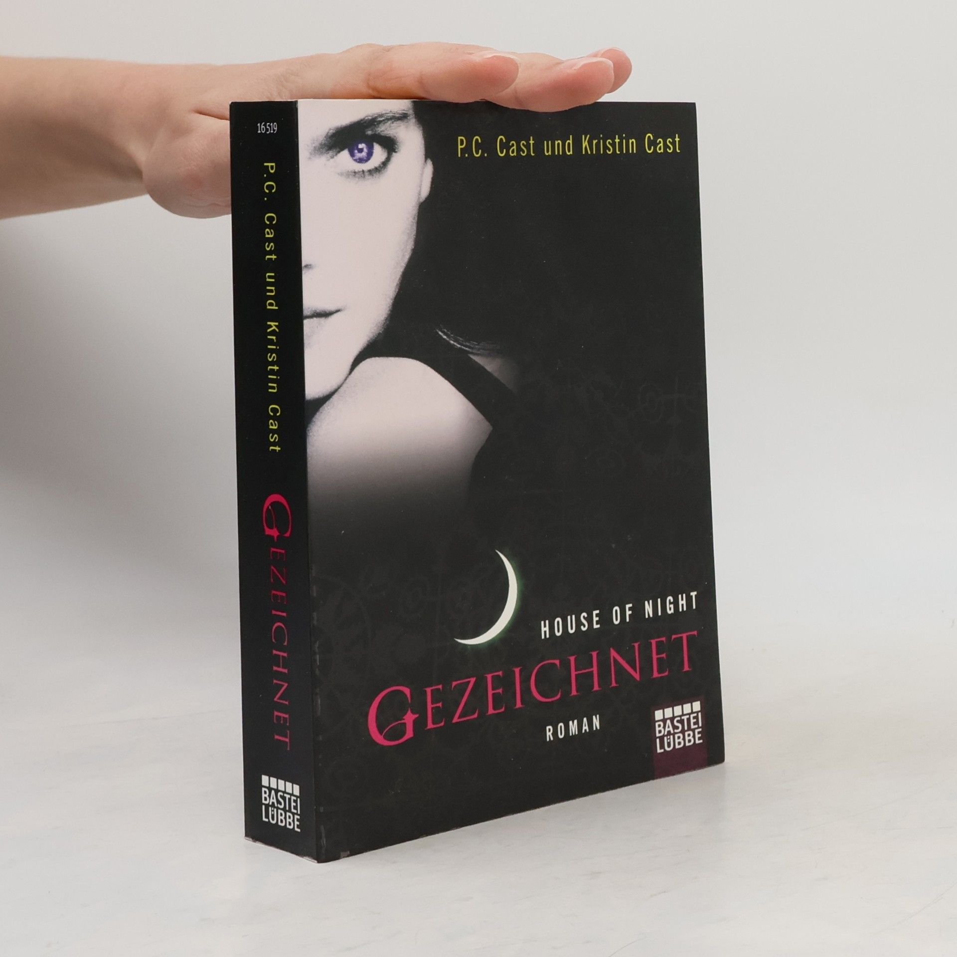 Phyllis Christine Cast Gezeichnet