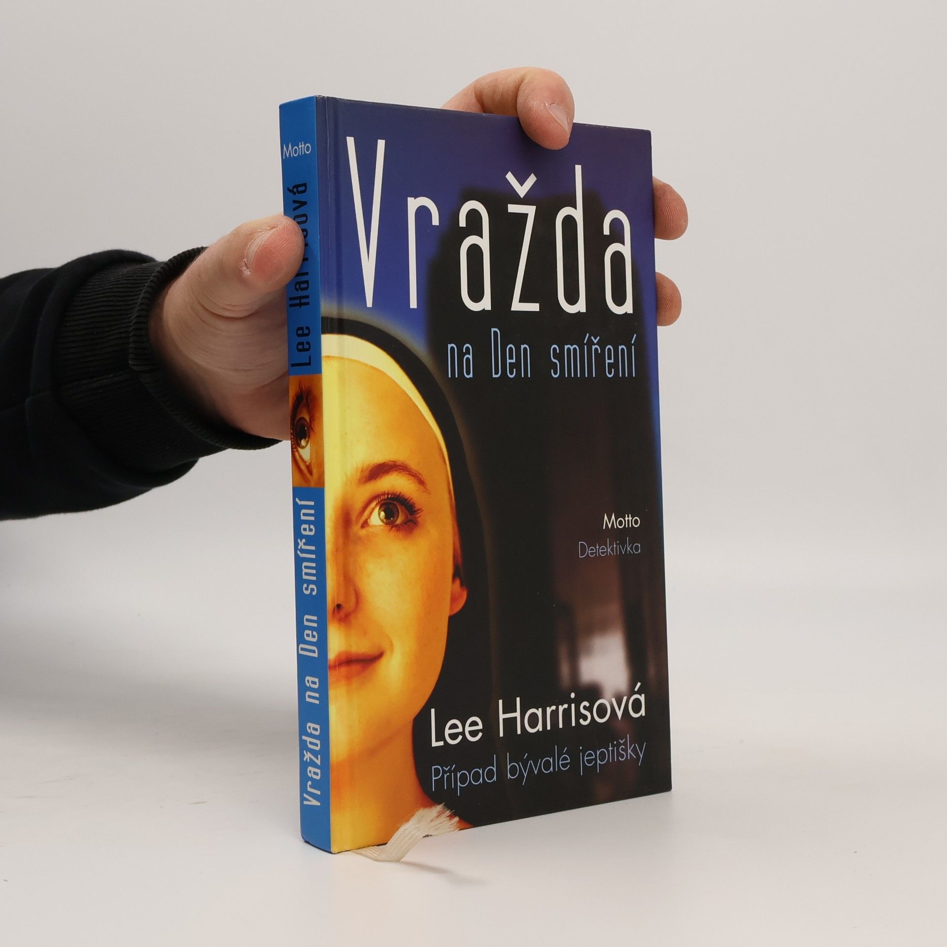 Lee Harris Vražda na Den smíření
