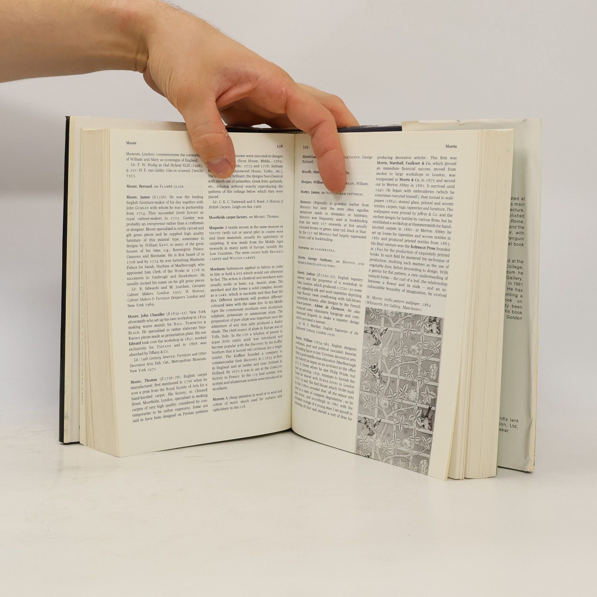 John Fleming The Penguin dictionary of decorative arts