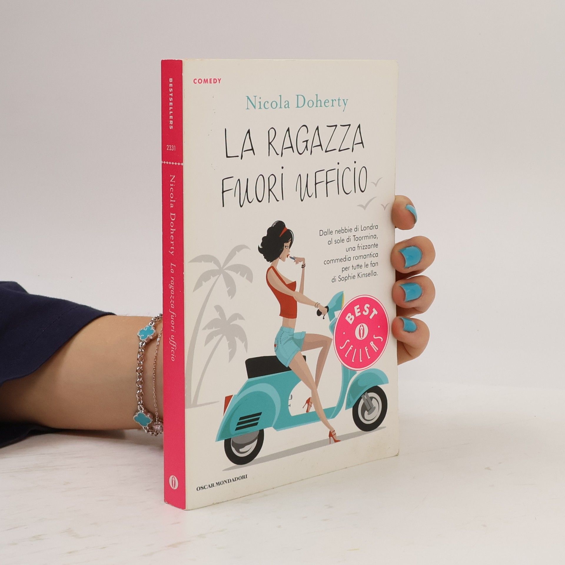 Nicola Doherty La ragazza fuori ufficio