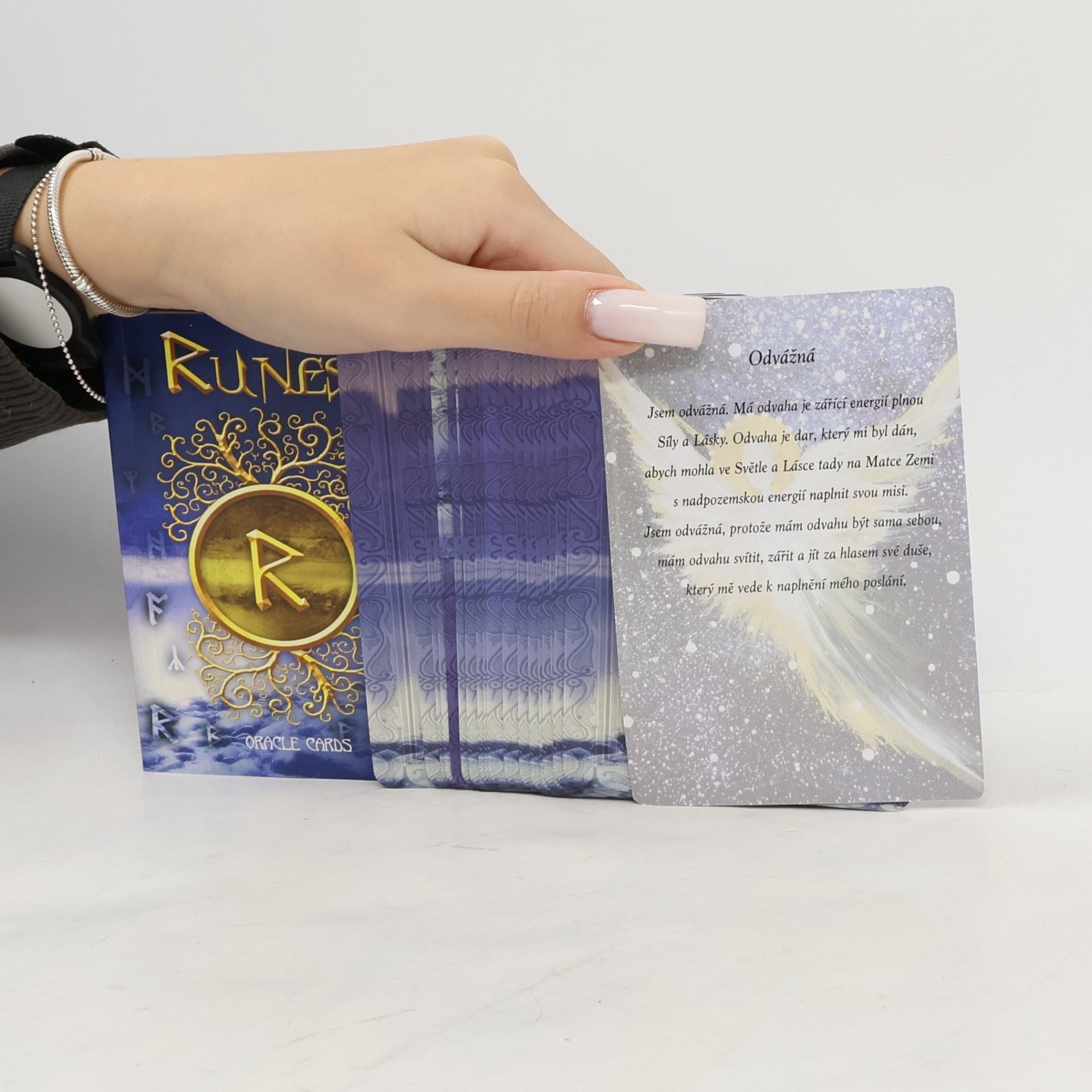 Lo Scarabeo Runes oracle cards