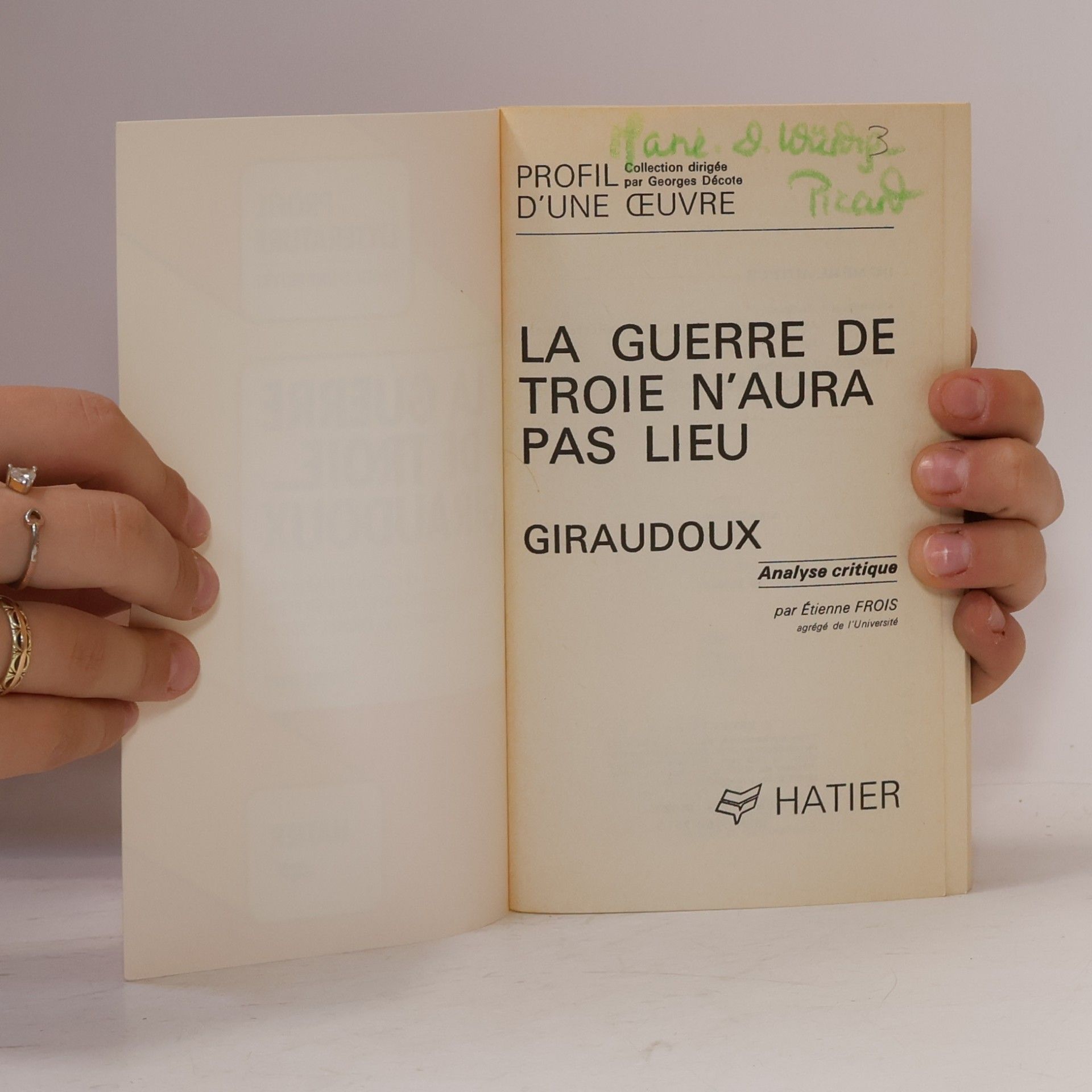Etienne Frois La guerre de Troie n'aura pas lieu