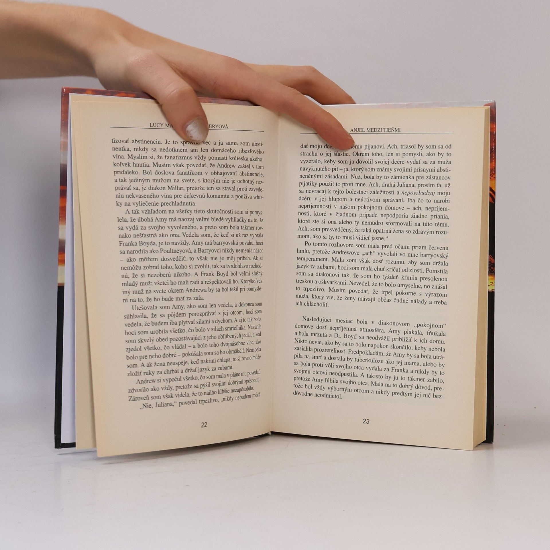 Lucy Maud Montgomery Anjel medzi tieňmi