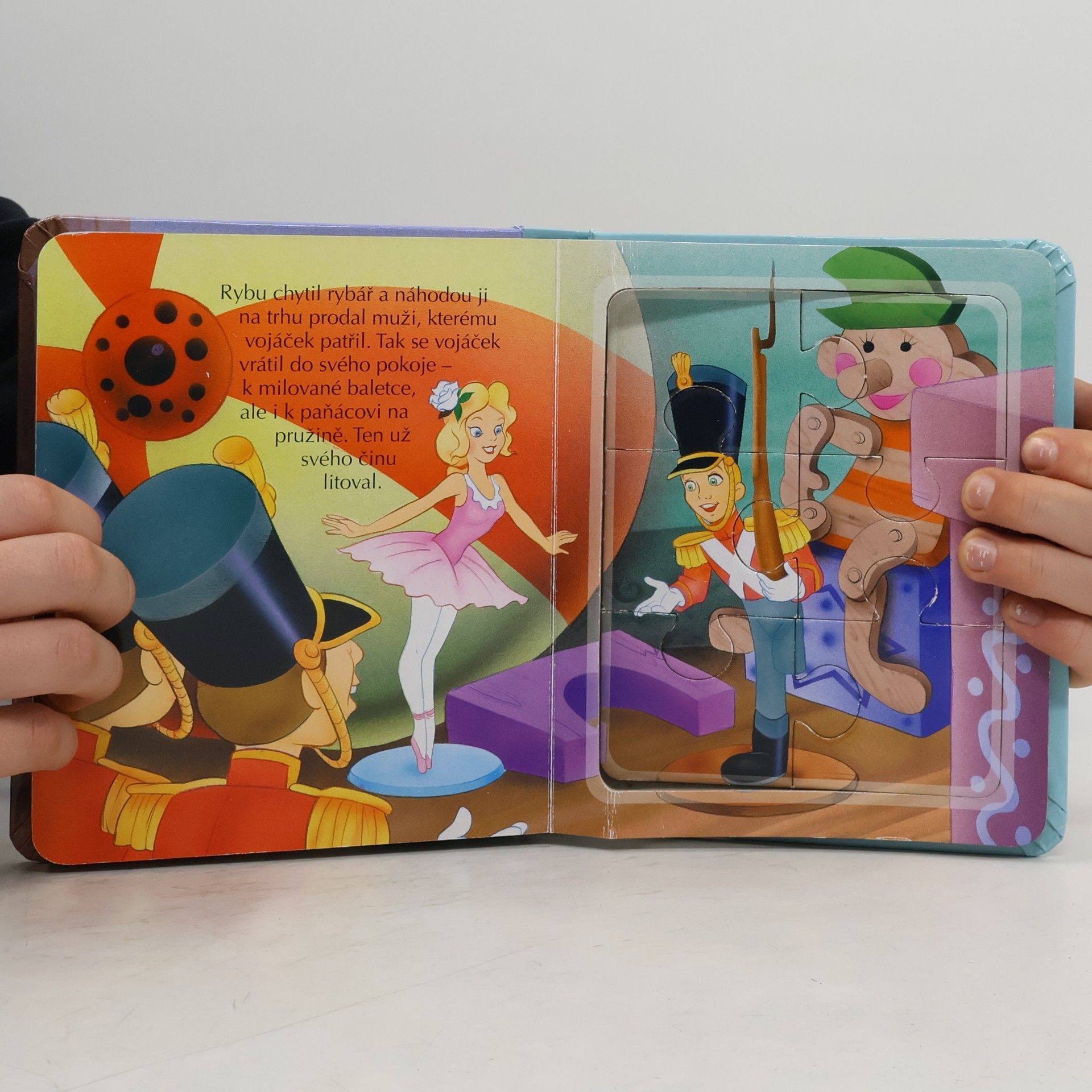 Autorenkollektiv Cínový vojáček : pohádka s puzzle