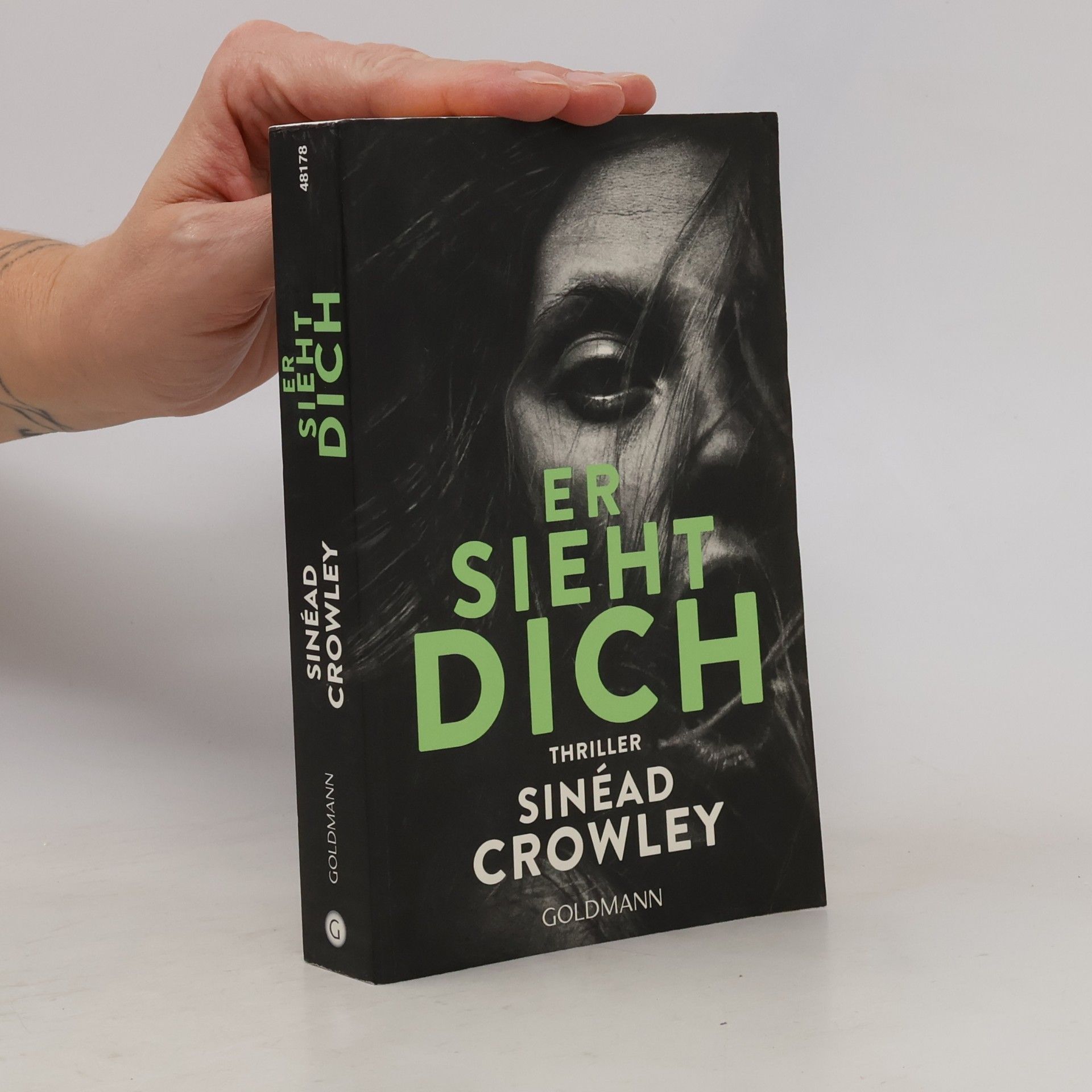 Sinéad Crowley Er sieht dich