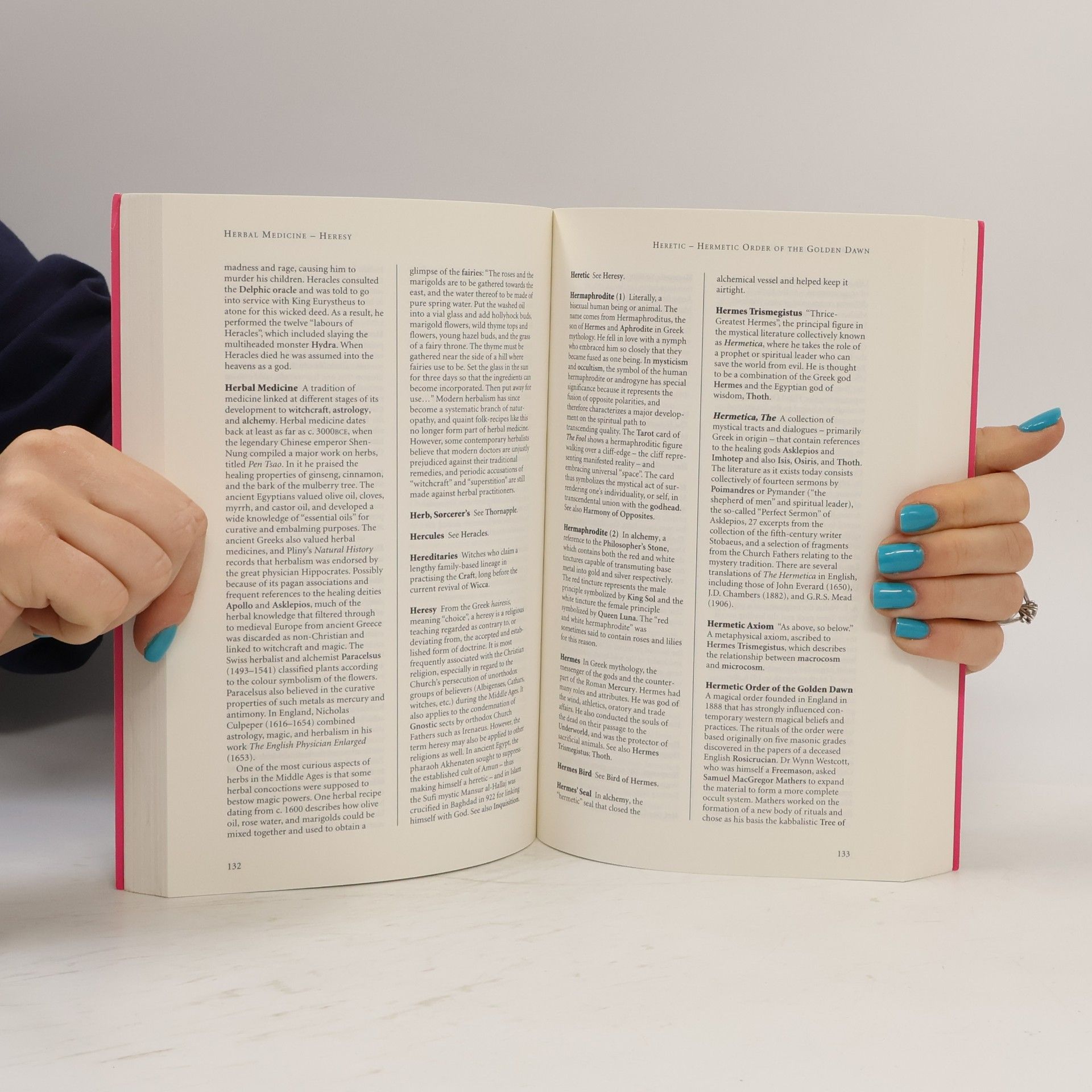 Nevill Drury The Watkins Dictionary of Magic