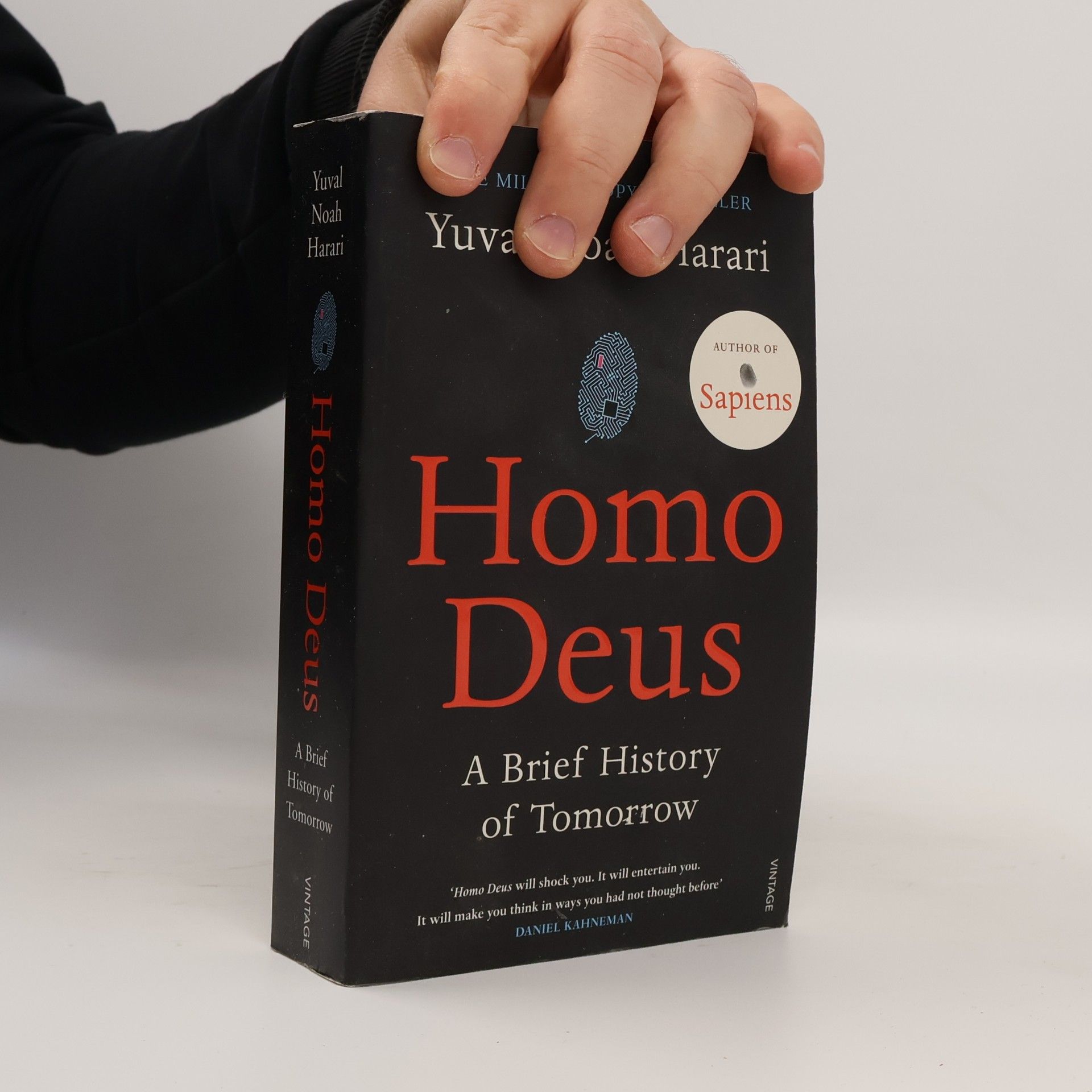 Yuval Noah Harari Homo Deus. A Brief History of Tomorrow