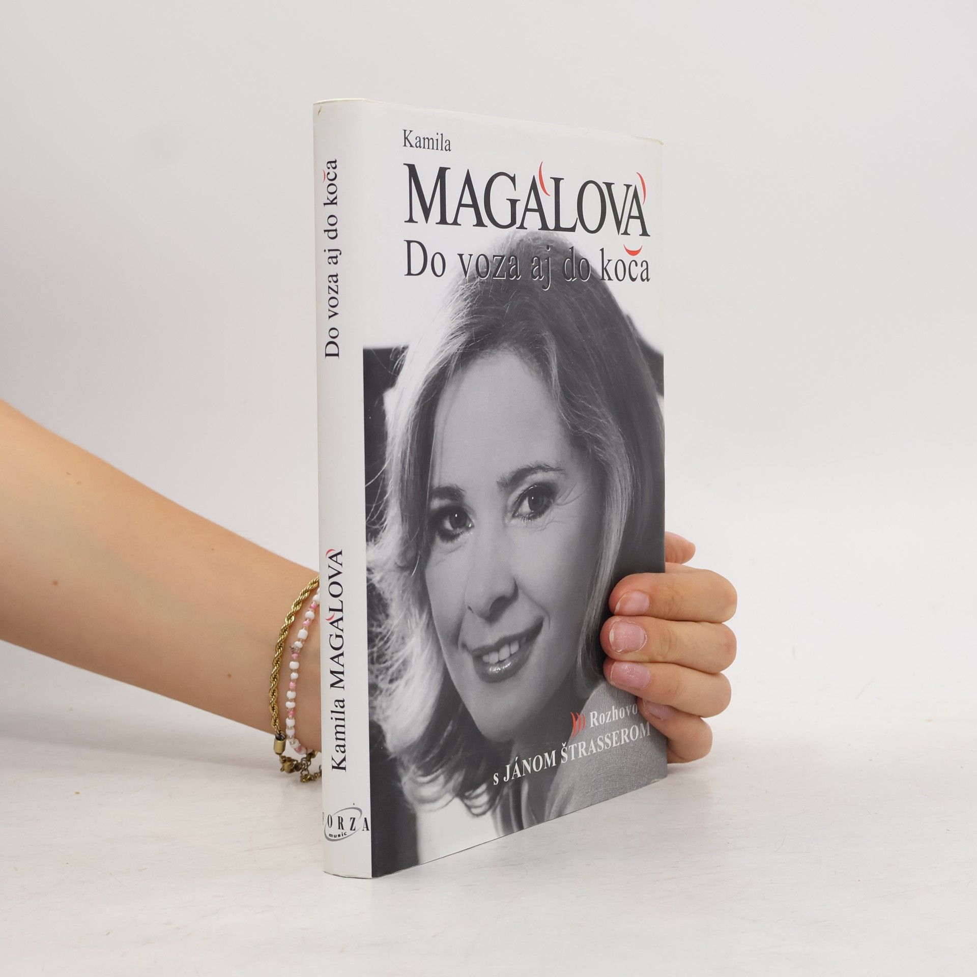 Kamila Magálová - Do voza aj do koča