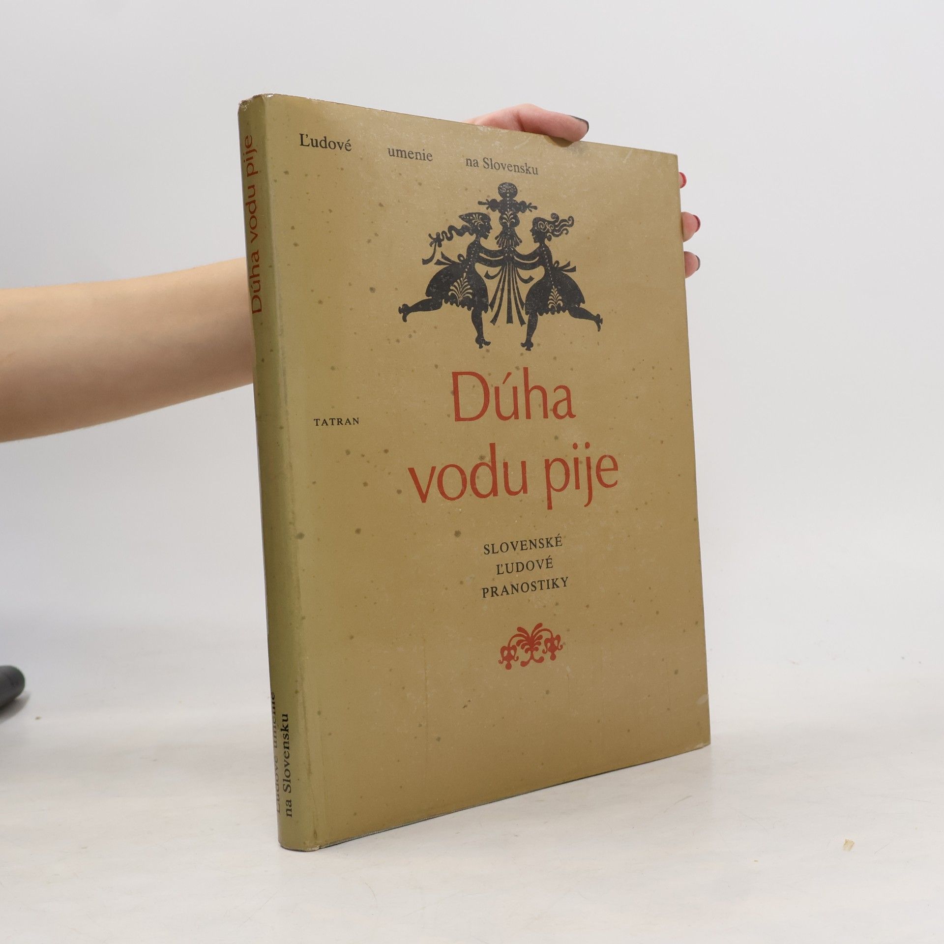 Dúha vodu pije