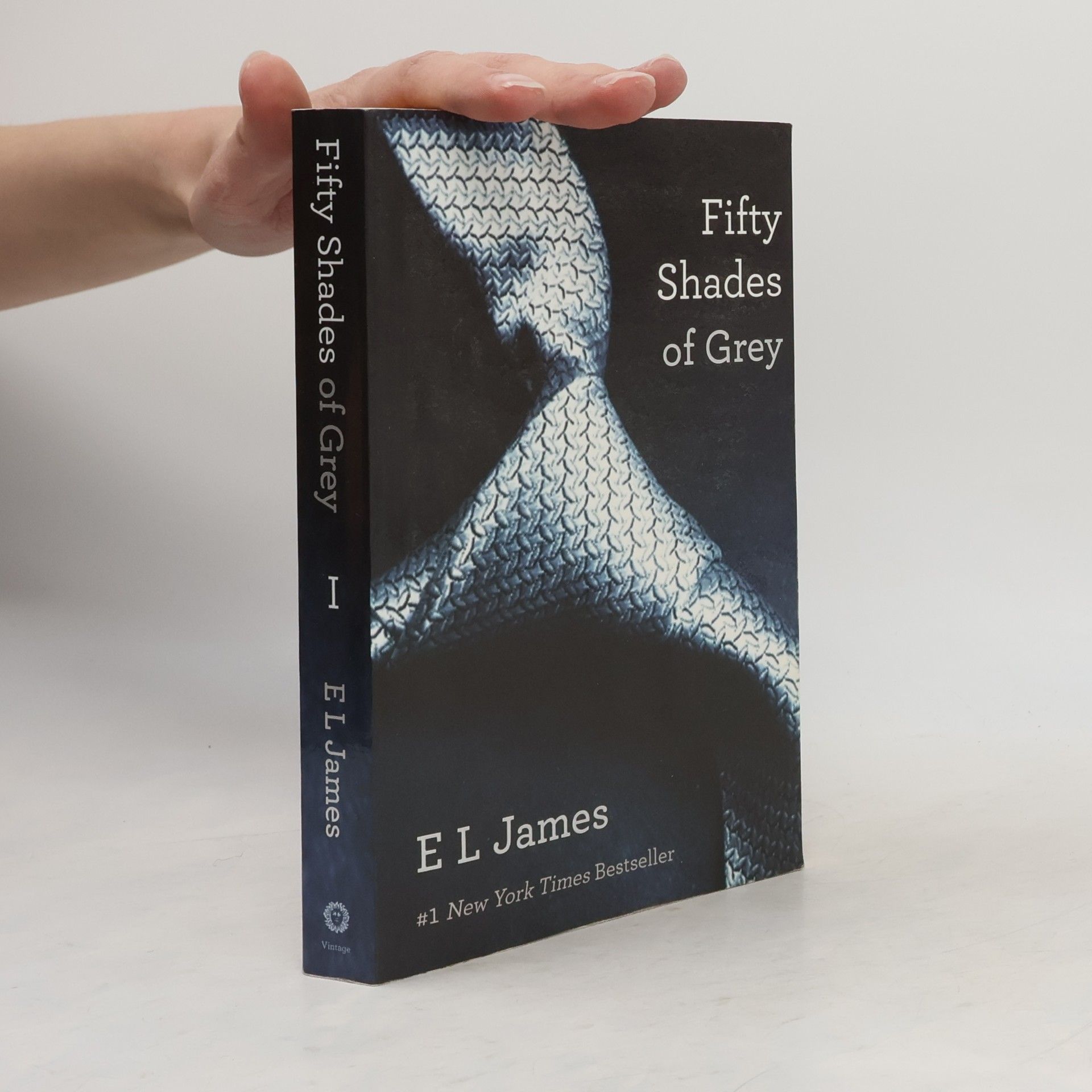 E. L. James Fifty shades of grey