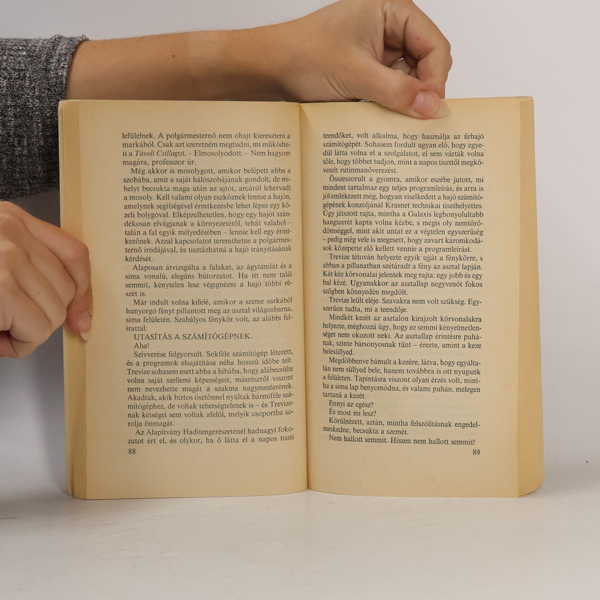 Isaac Asimov Kozmosz Fantasztikus Könyvek - 1: Az alapítvány pereme