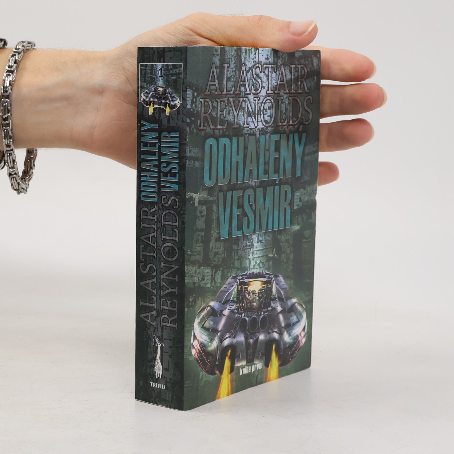 Alastair Reynolds Odhalený vesmír 1