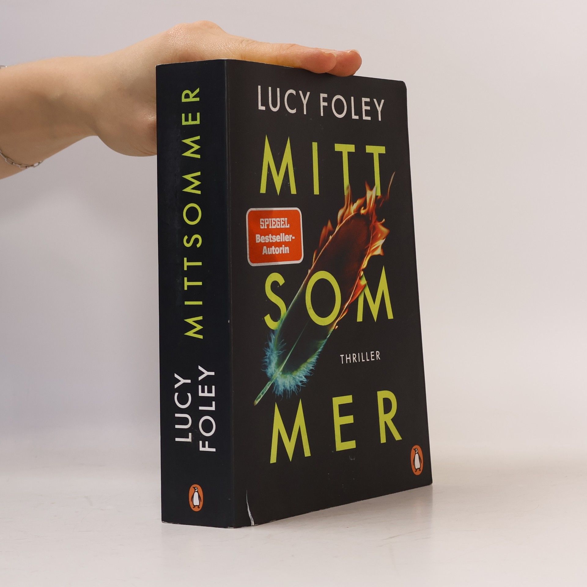 Lucy Foley Mittsommer