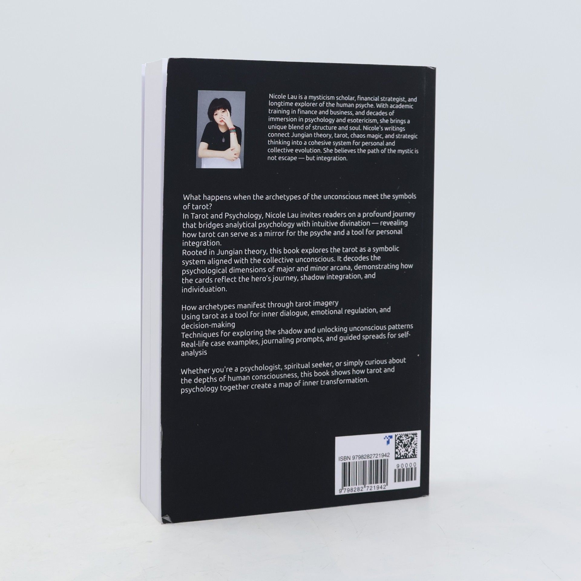 Nicole Lau Tarot and Psychology