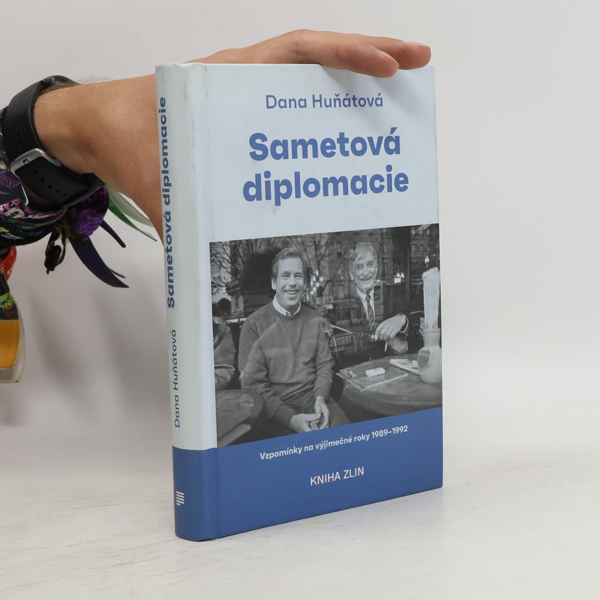 Dana Huňátová Sametová diplomacie
