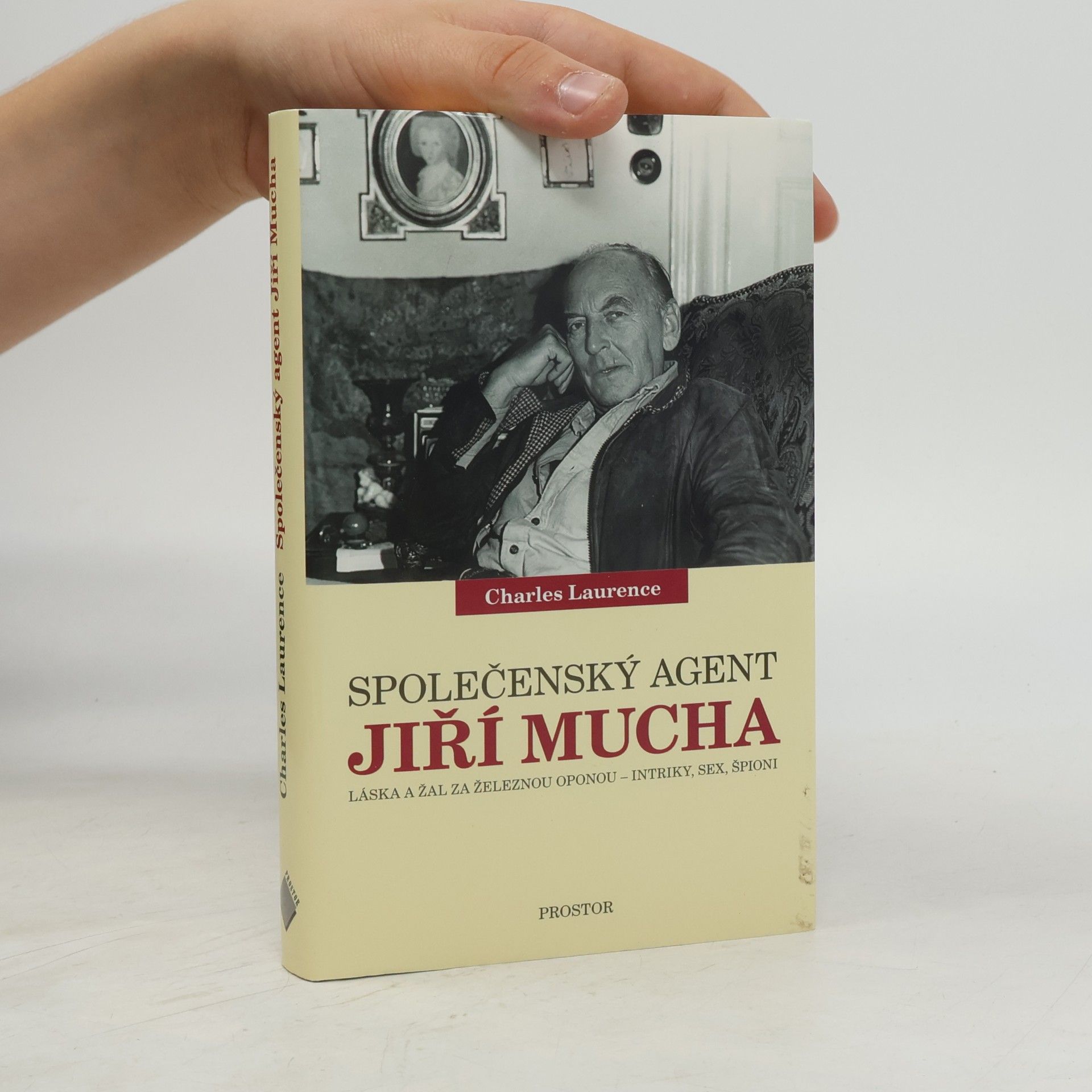 Charles Laurence Společenský agent Jiří Mucha