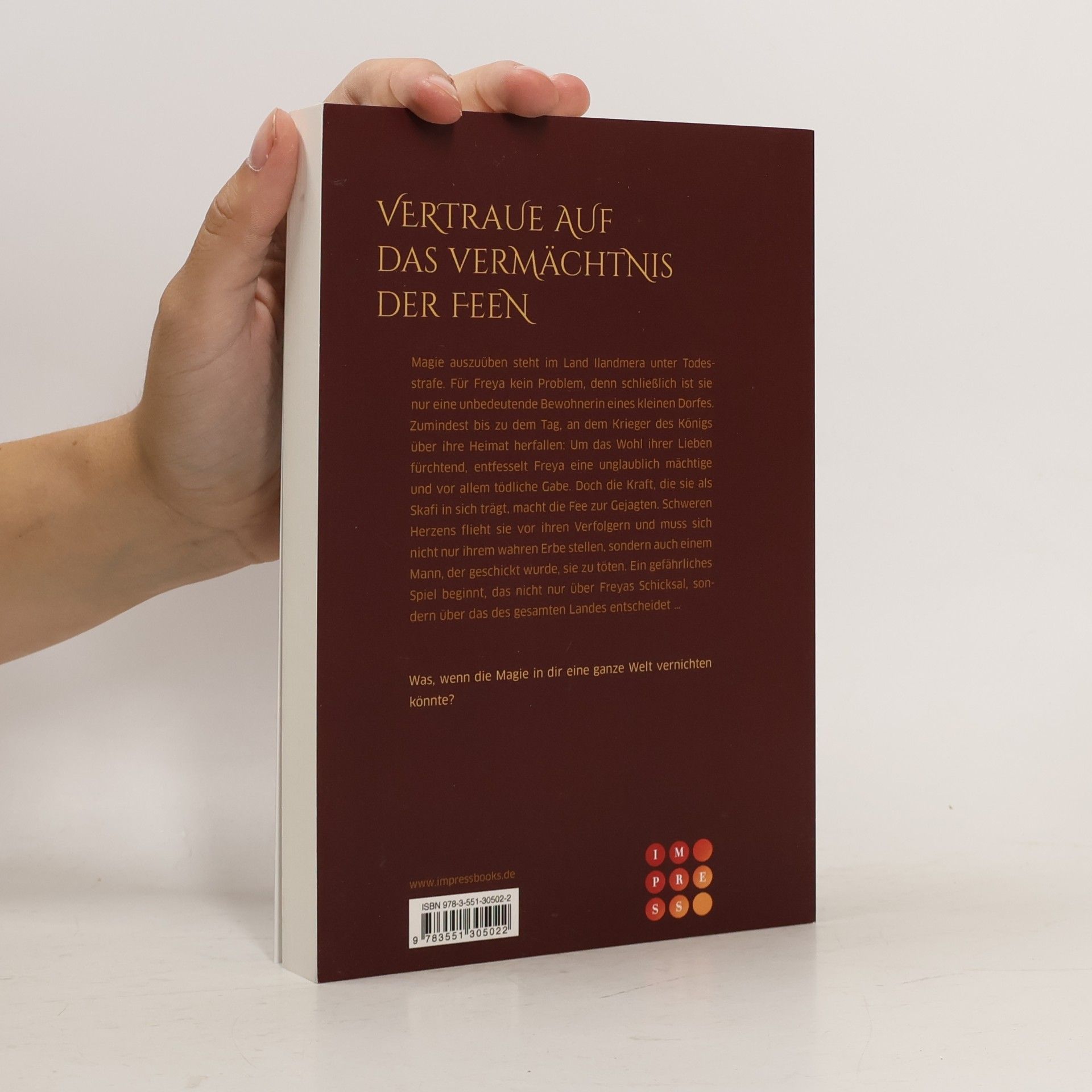 Kira Borchers Crown of Blood and Feathers 1: Verrat