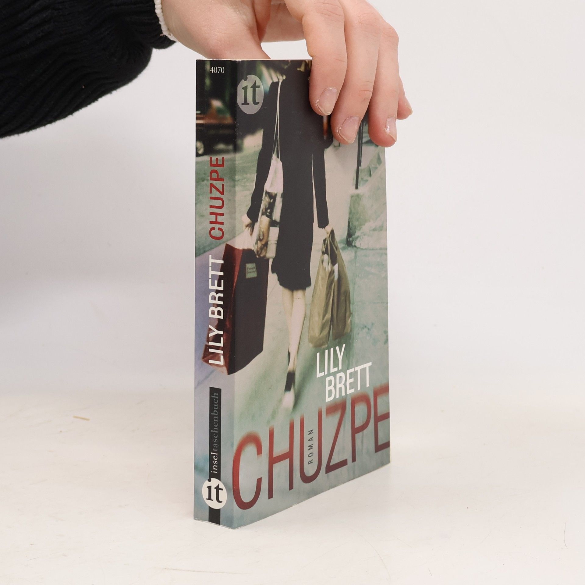 Lilly Brett Chuzpe