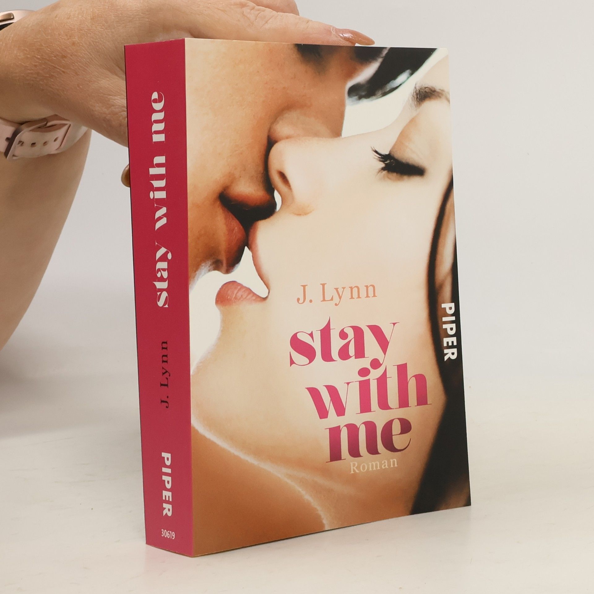 Jennifer Armentrout Stay with me