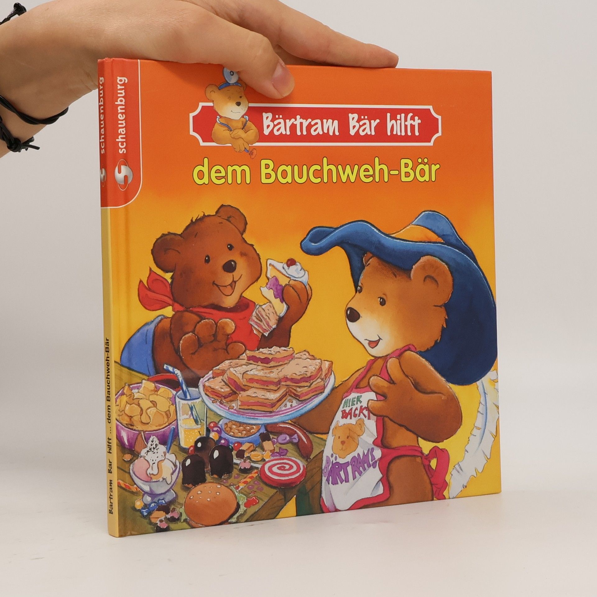 kolektiv Bärtram Bär hilft dem Bauchweh-Bär
