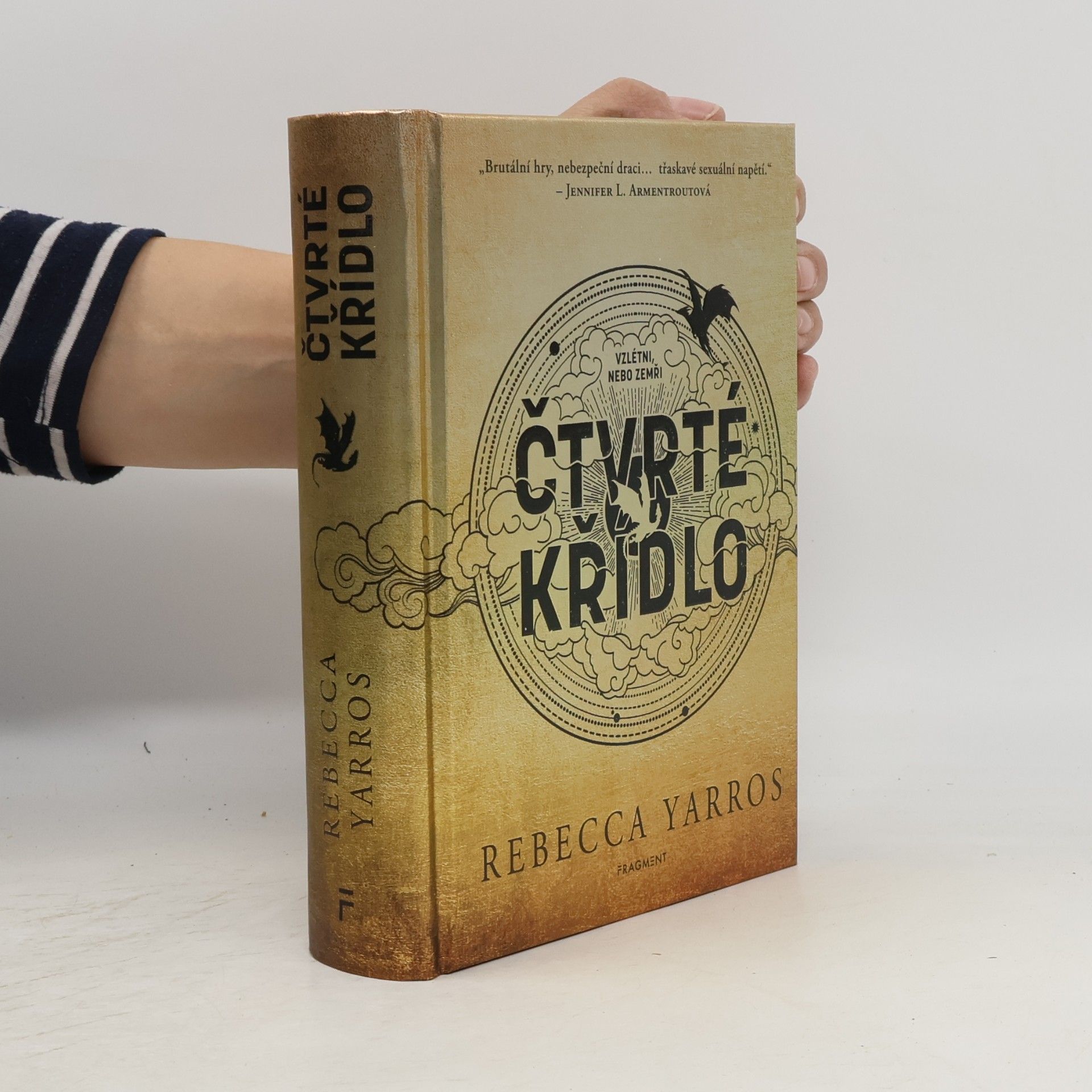 Rebecca Yarros Čtvrté křídlo