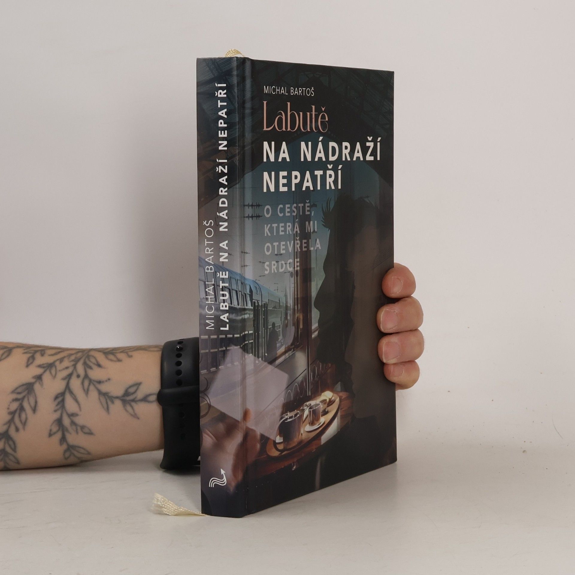 Michal Bartoš Labutě na nádraží nepatří