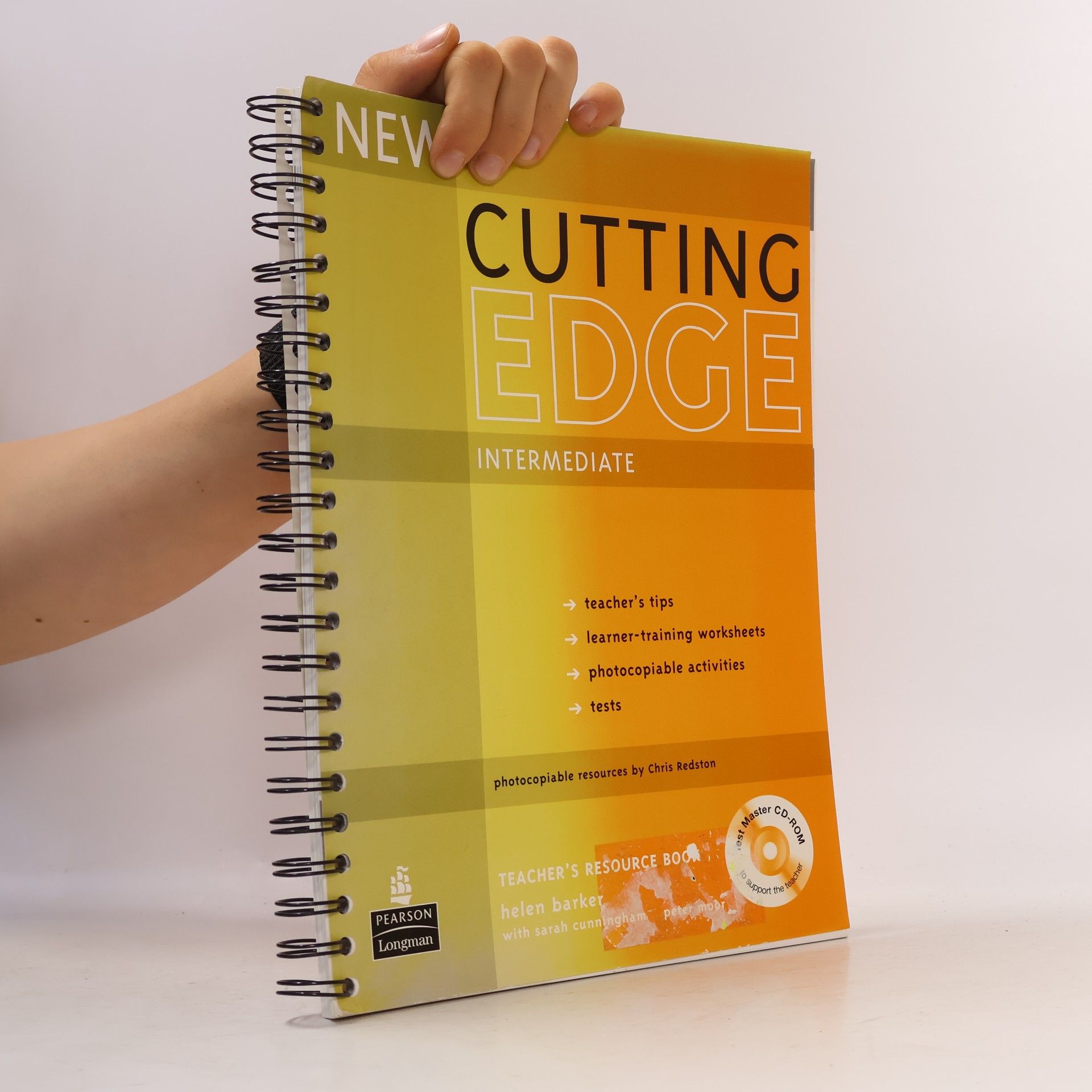 New Cutting Edge : intermediate : teacher's resource book