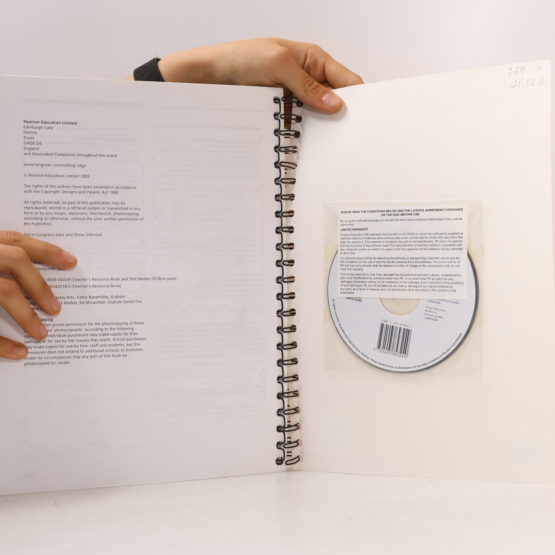 Sarah Cunningham New Cutting Edge : intermediate : teacher's resource book
