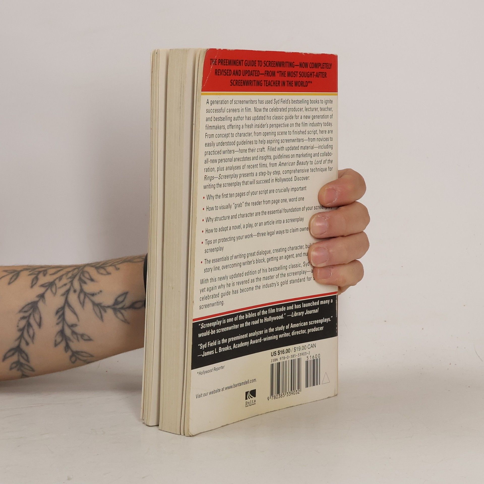 Syd Field Screenplay. The Foundations of Screenwriting
