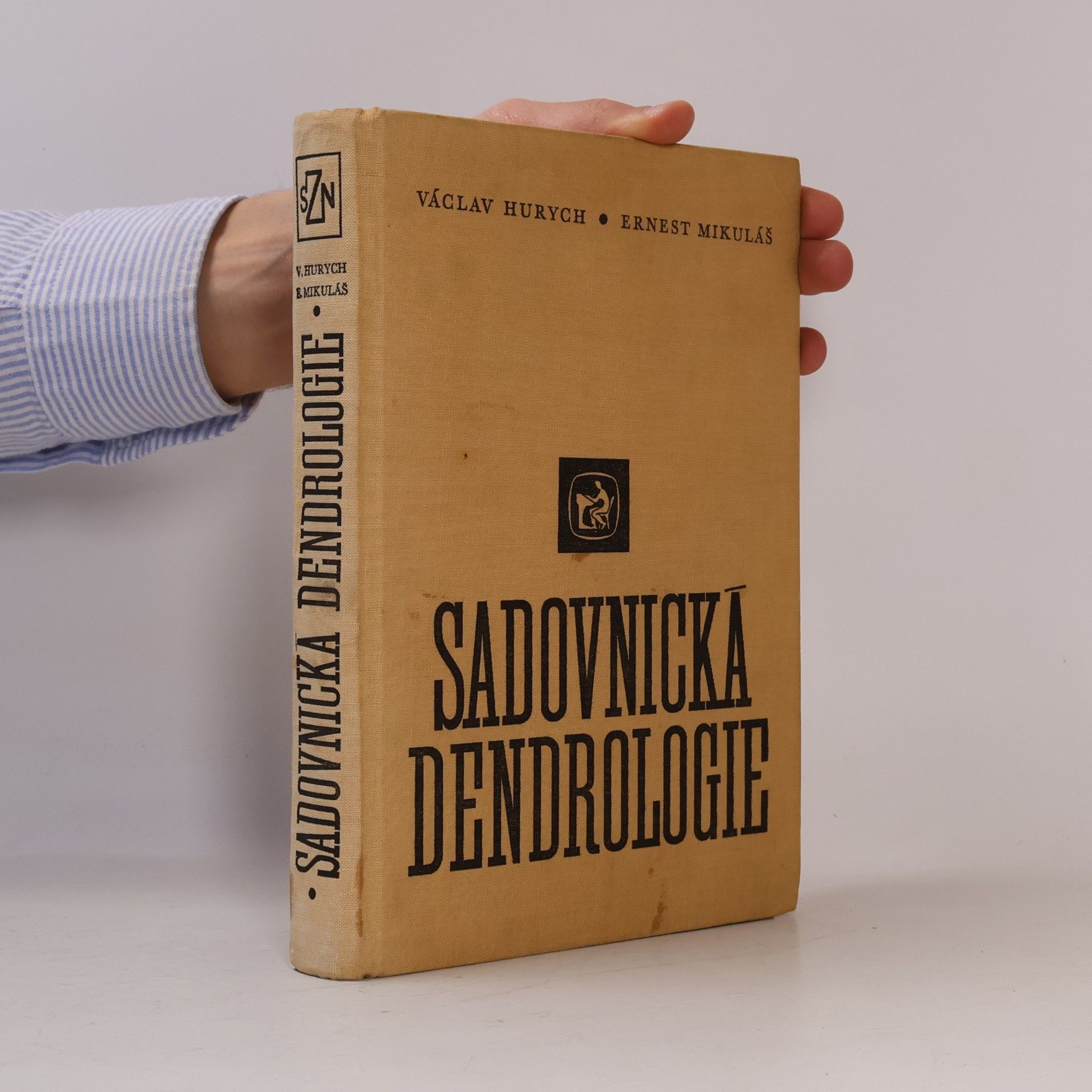 Ernest Mikuláš Sadovnická dendrologie