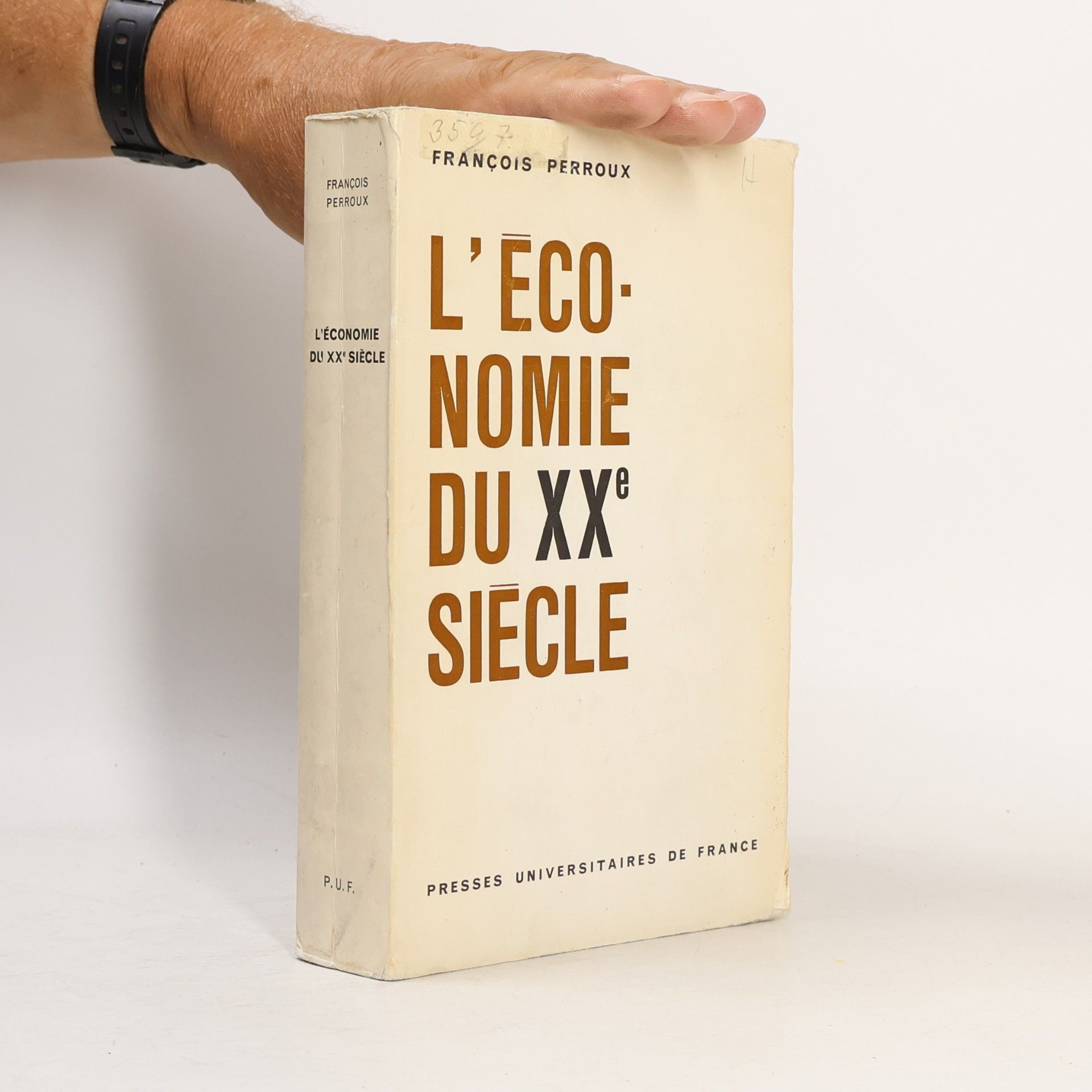 François Perroux L'Économie du XXe siècle