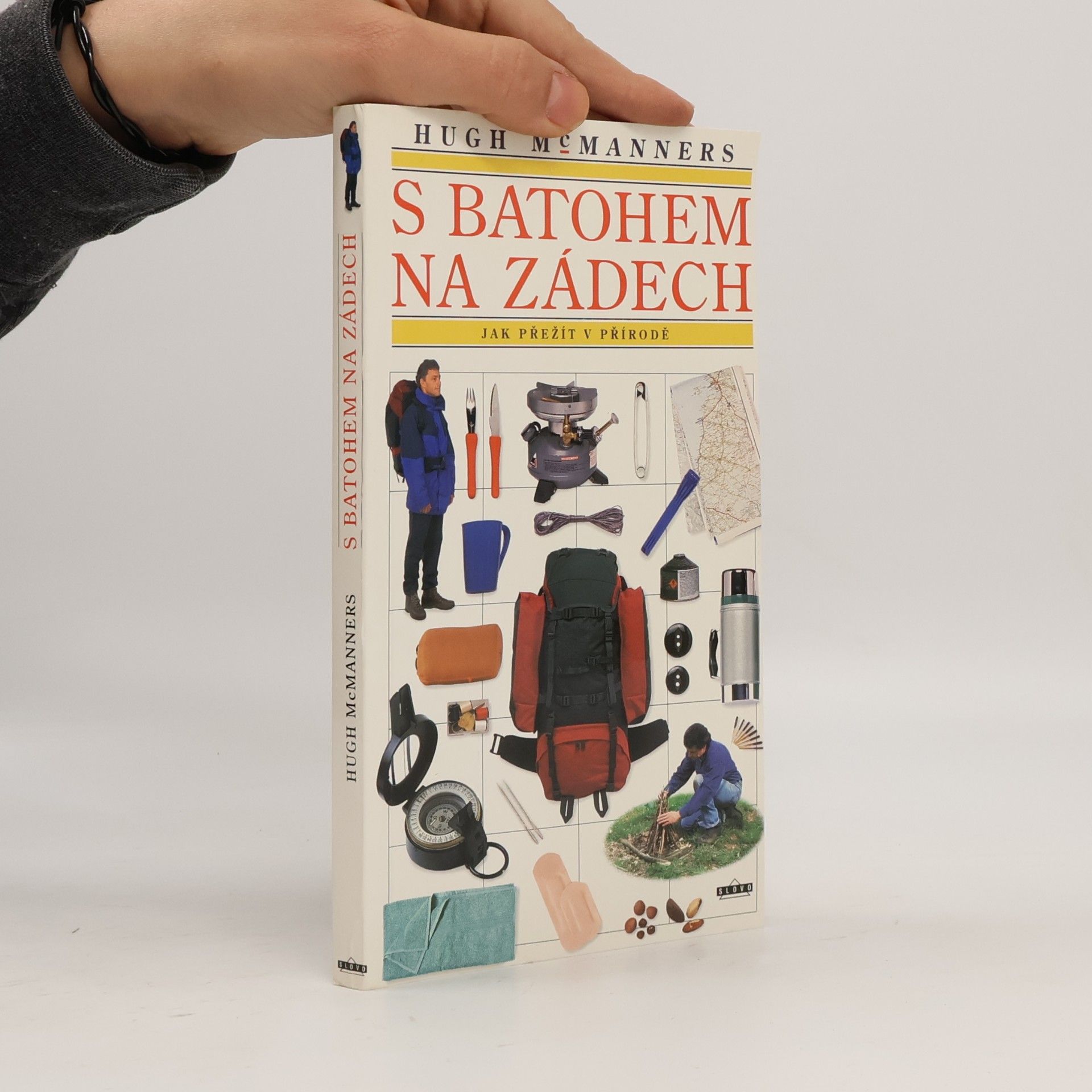 Hugh McManners S batohem na zádech