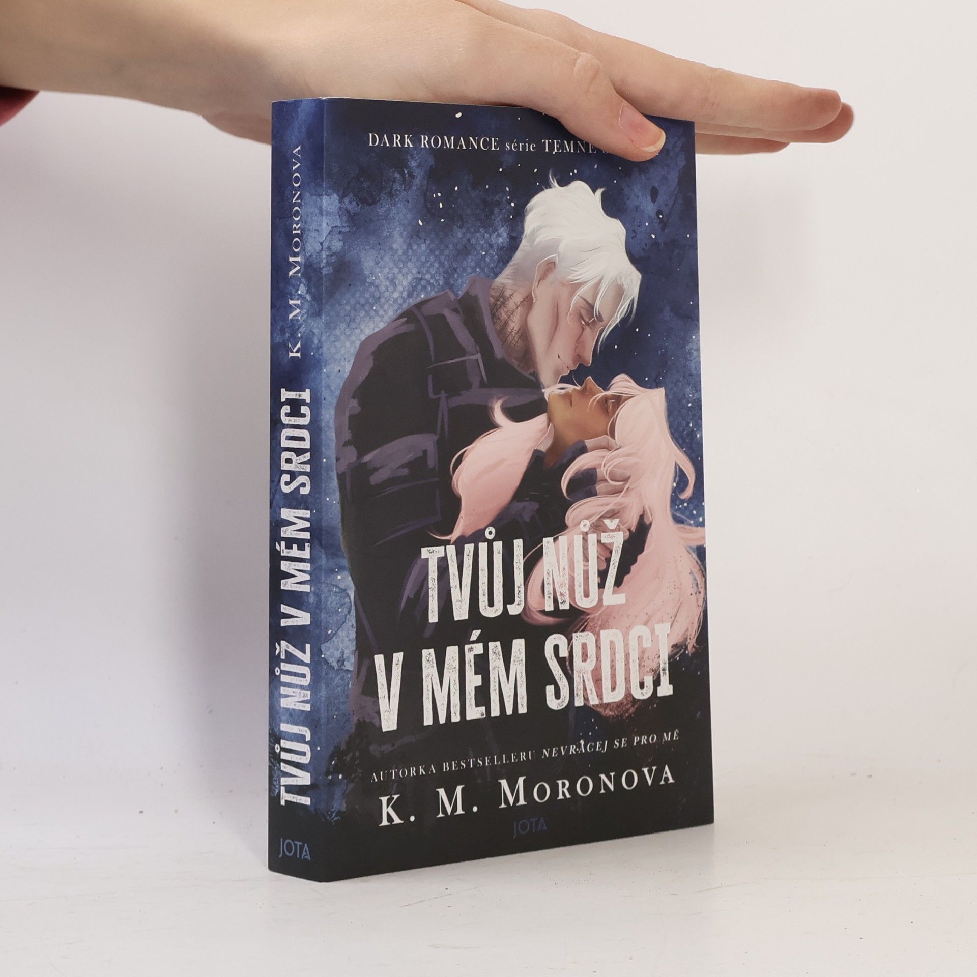 K M Moronova Tvůj nůž v mém srdci