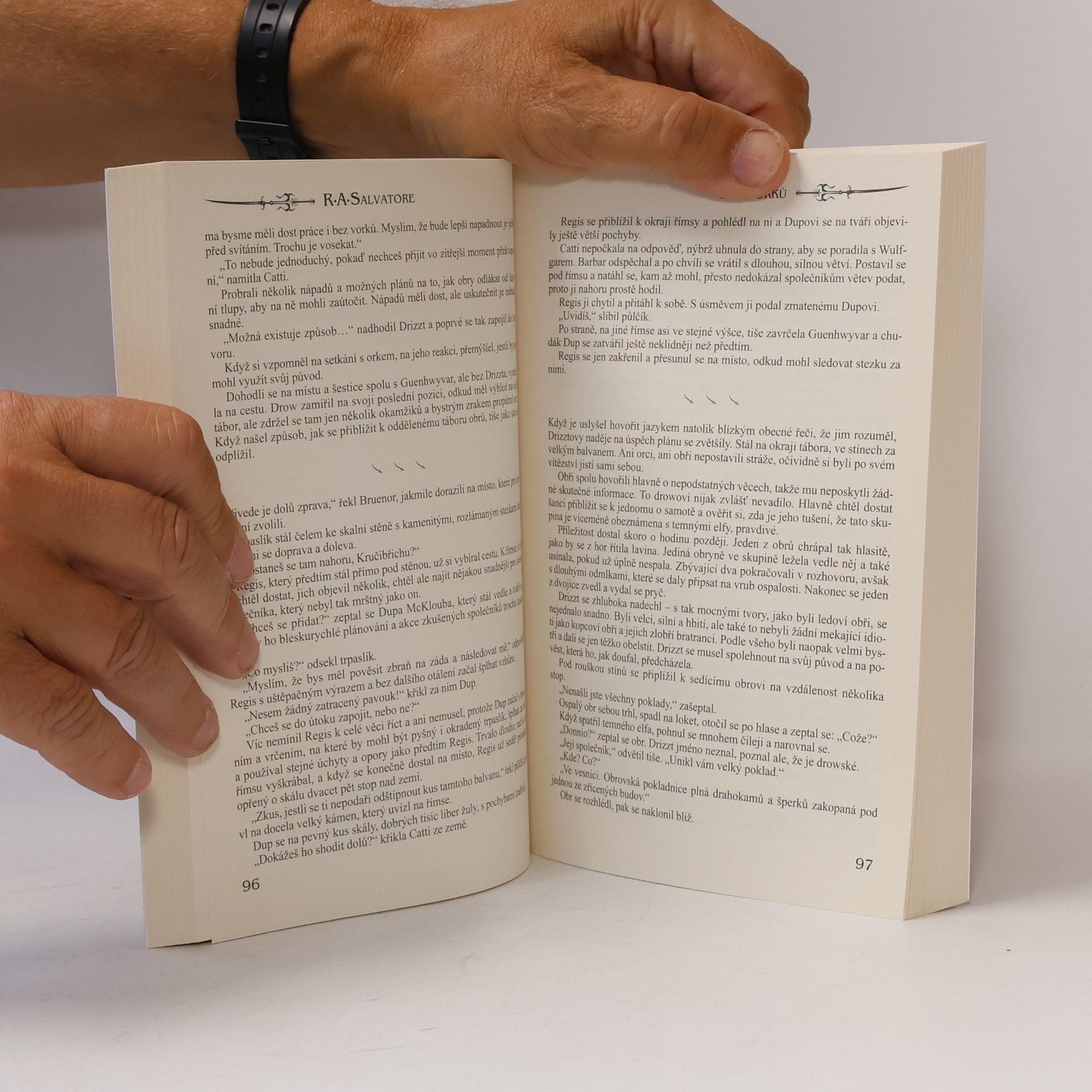 R. A. Salvatore Lovcovy čepele 1. Tisíc Orků
