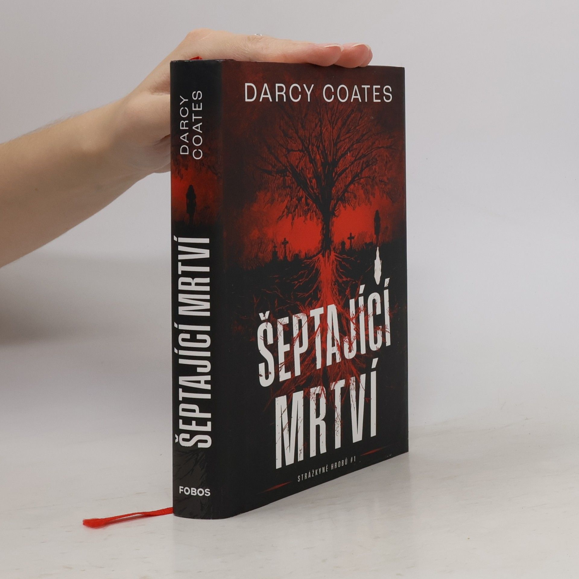Darcy Coates Šeptající mrtví