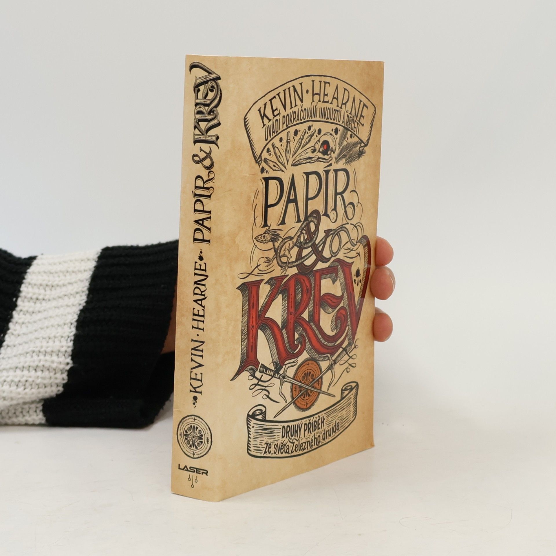 Kevin Hearne Papír & krev