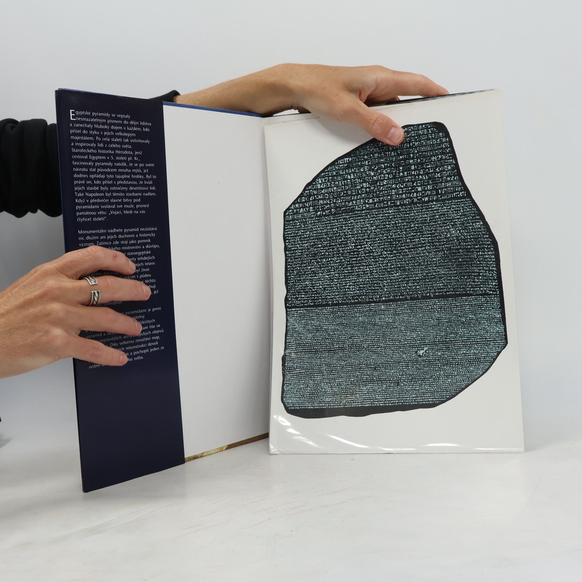 Alberto Siliotti Průvodce egyptskými pyramidami