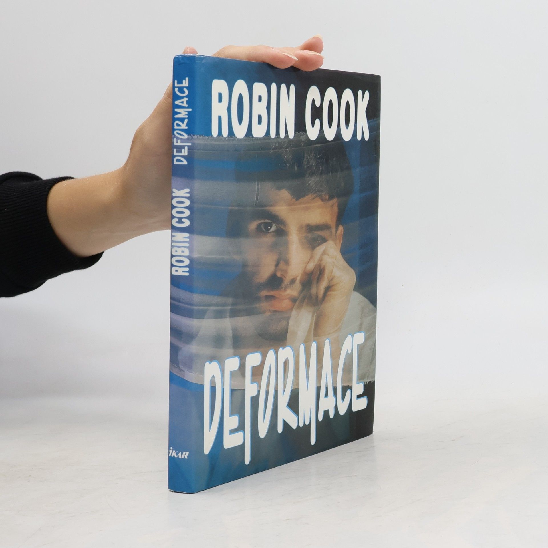 Robin Cook Deformace