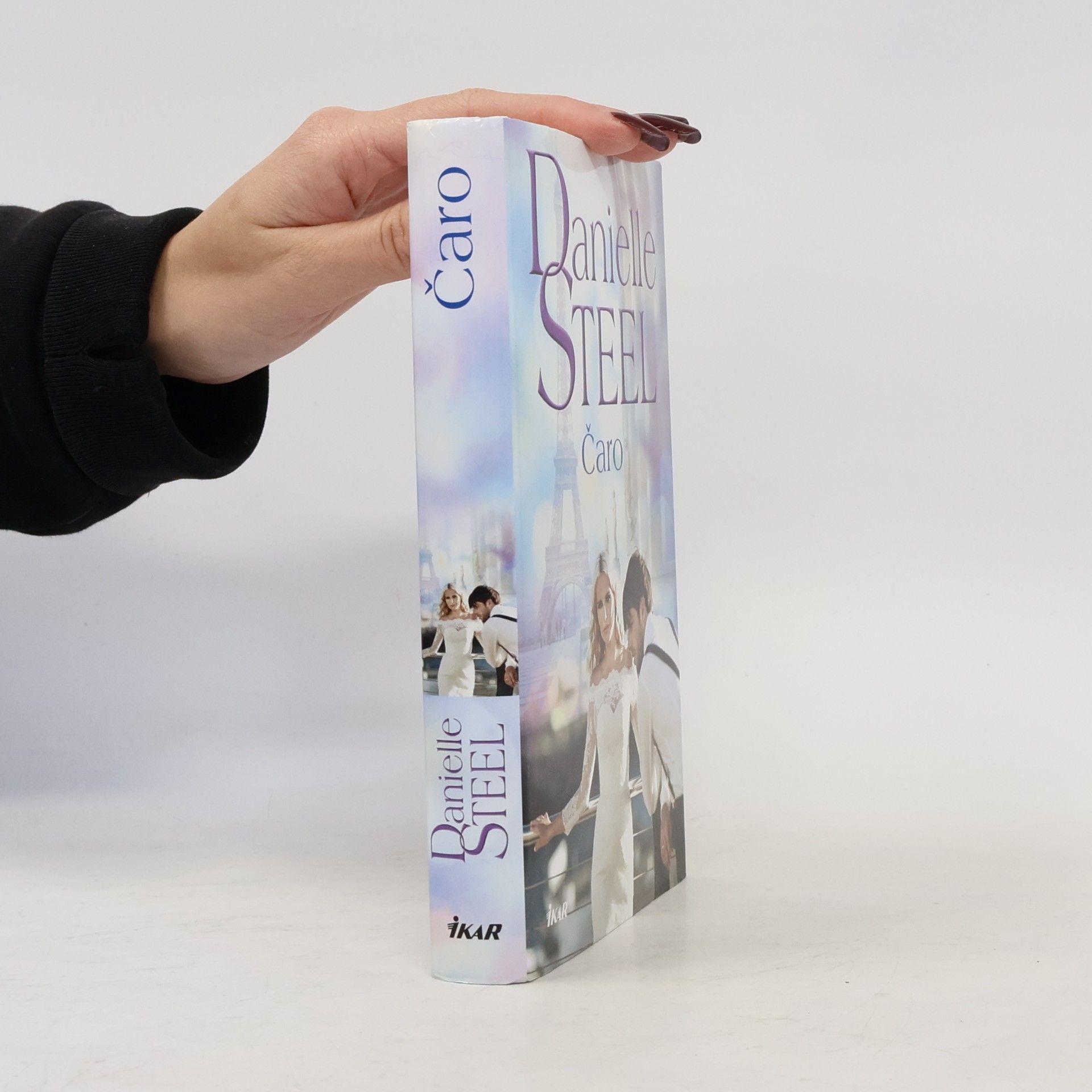 Danielle Steel Čaro